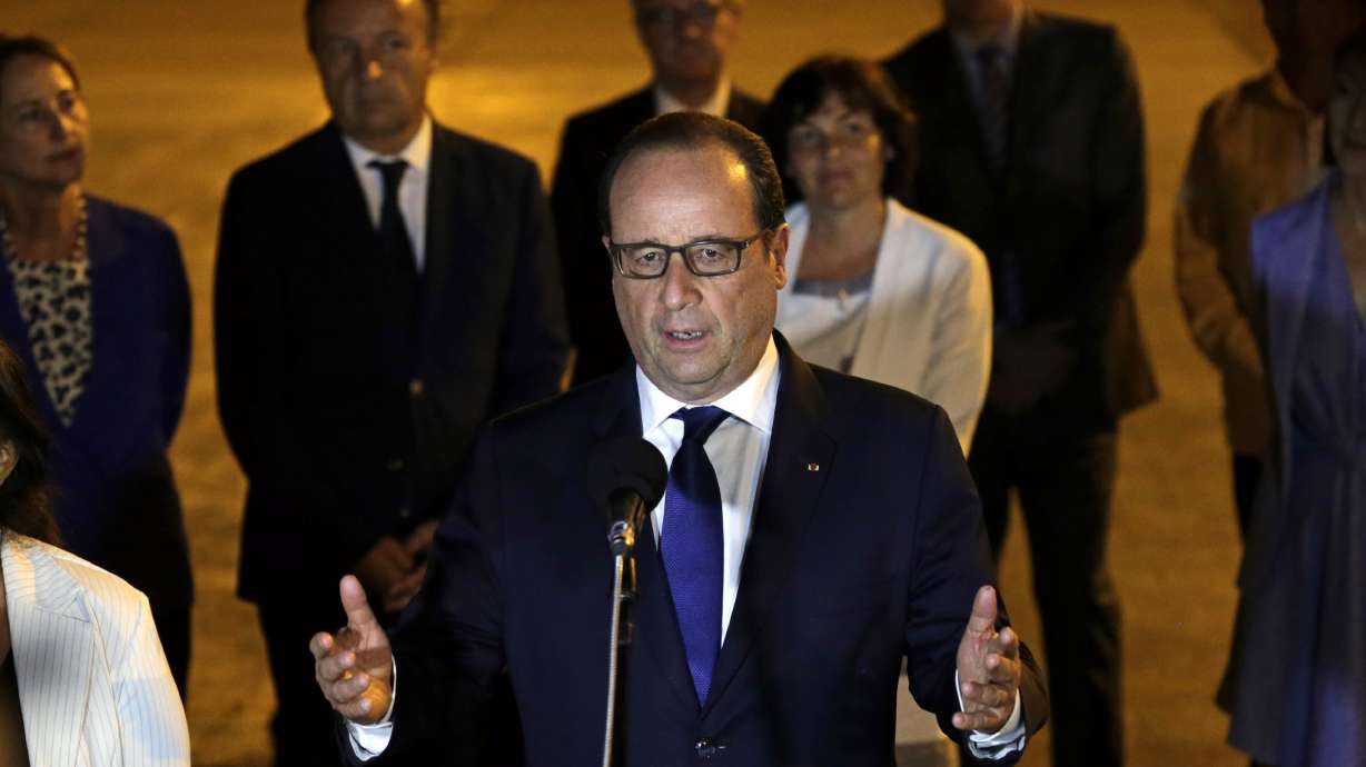 French president calls for end to US embargo on Cuba