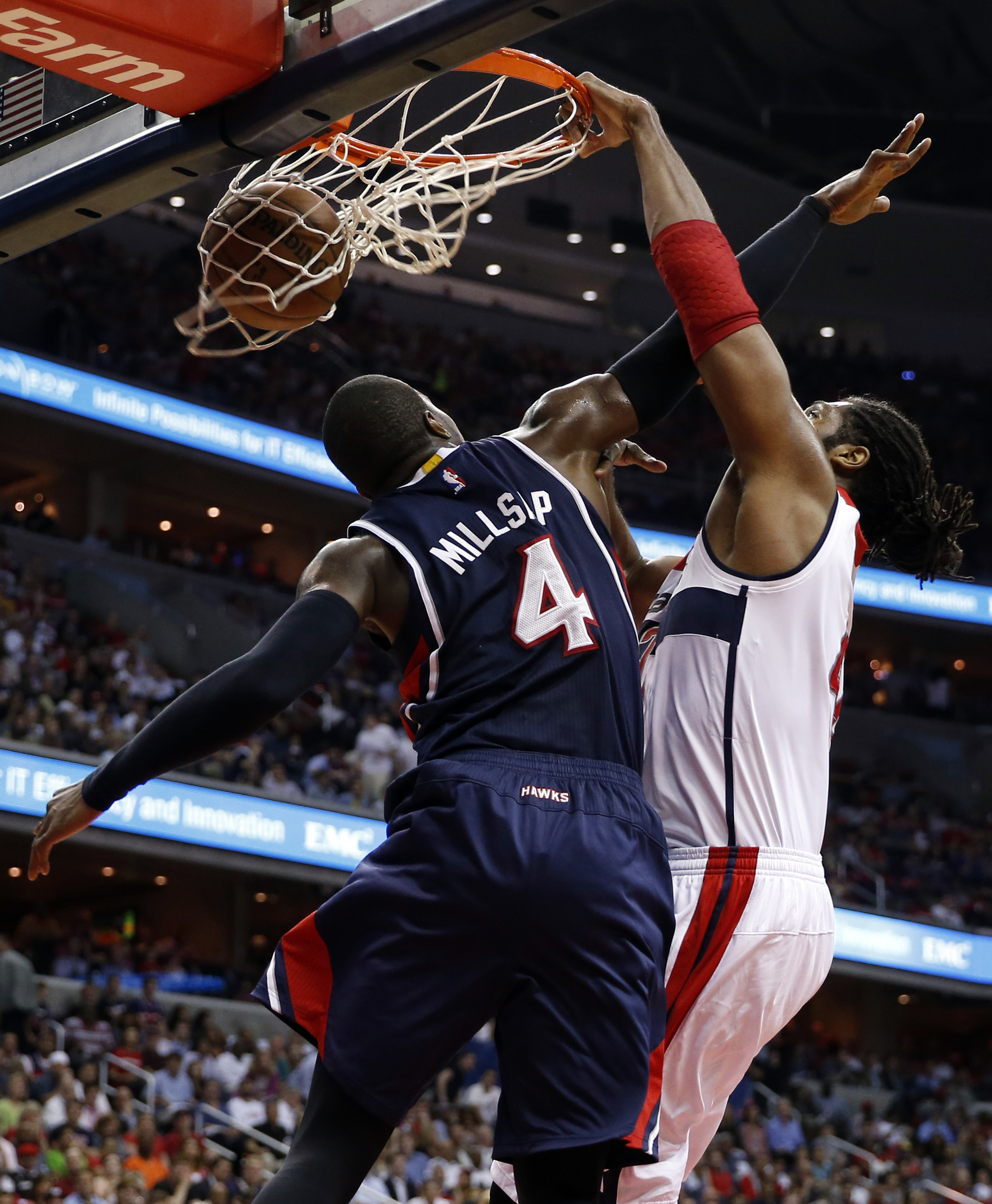 Teague leads Hawks past Wizards 106-101 to tie series
