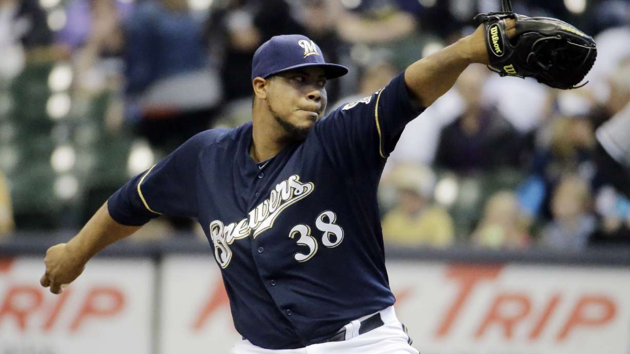 Herrera's homer in eighth lifts Brewers over White Sox 10-7