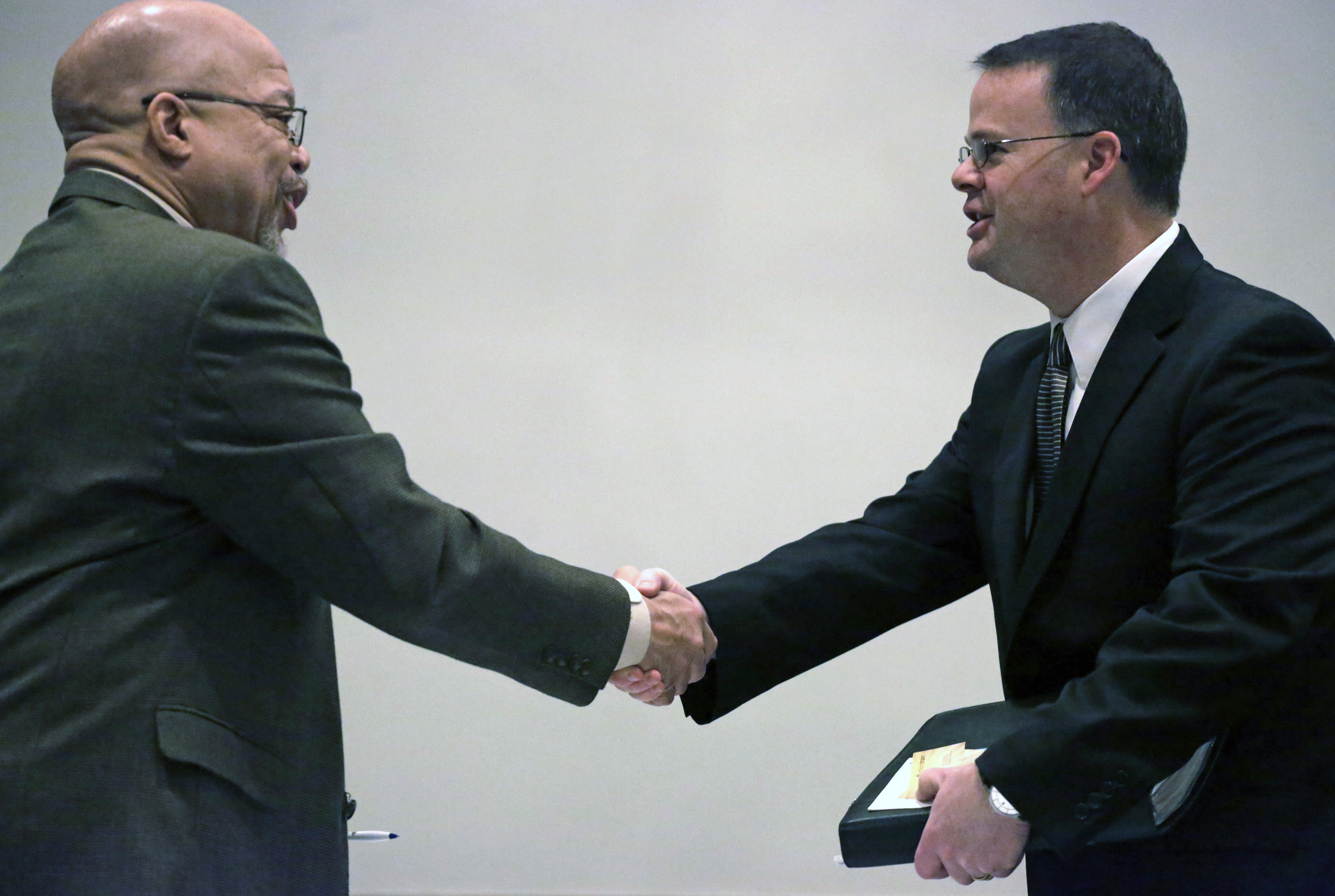 US job openings fall, hiring rises in mostly positive report