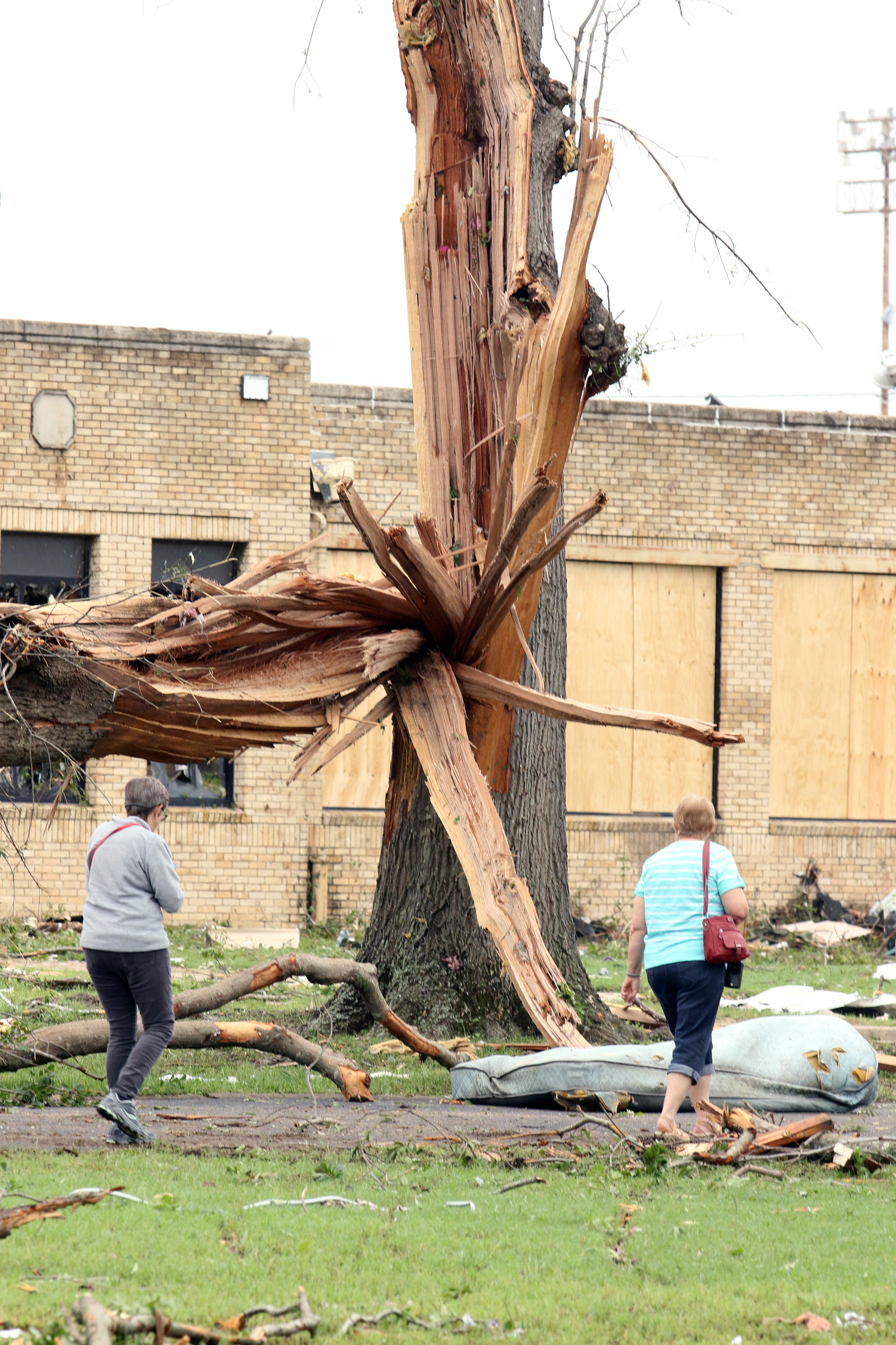 Deadly East Texas tornado could require year-long cleanup