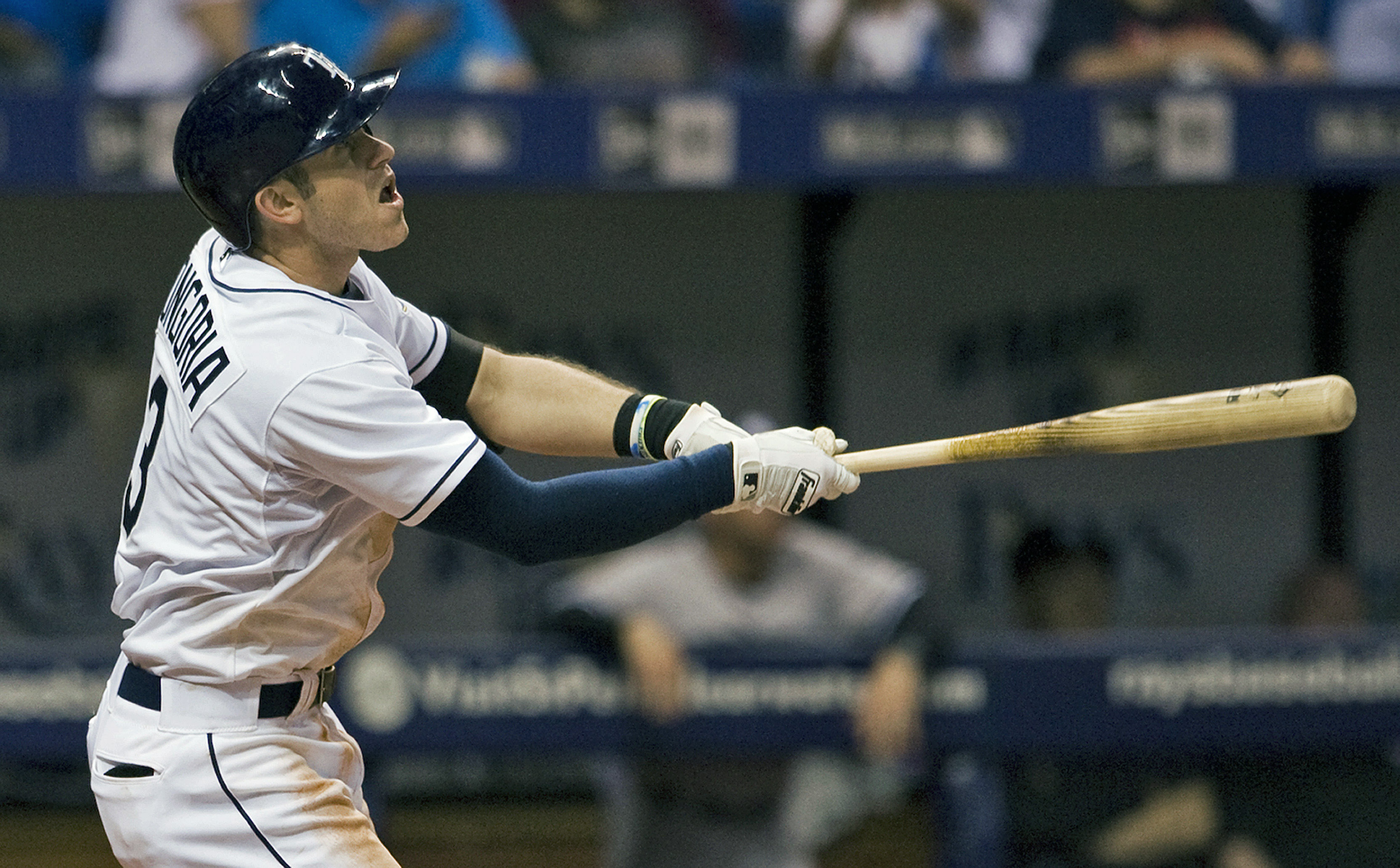 Longoria hits sac fly in 2-run 8th, Rays beat Yankees 4-2