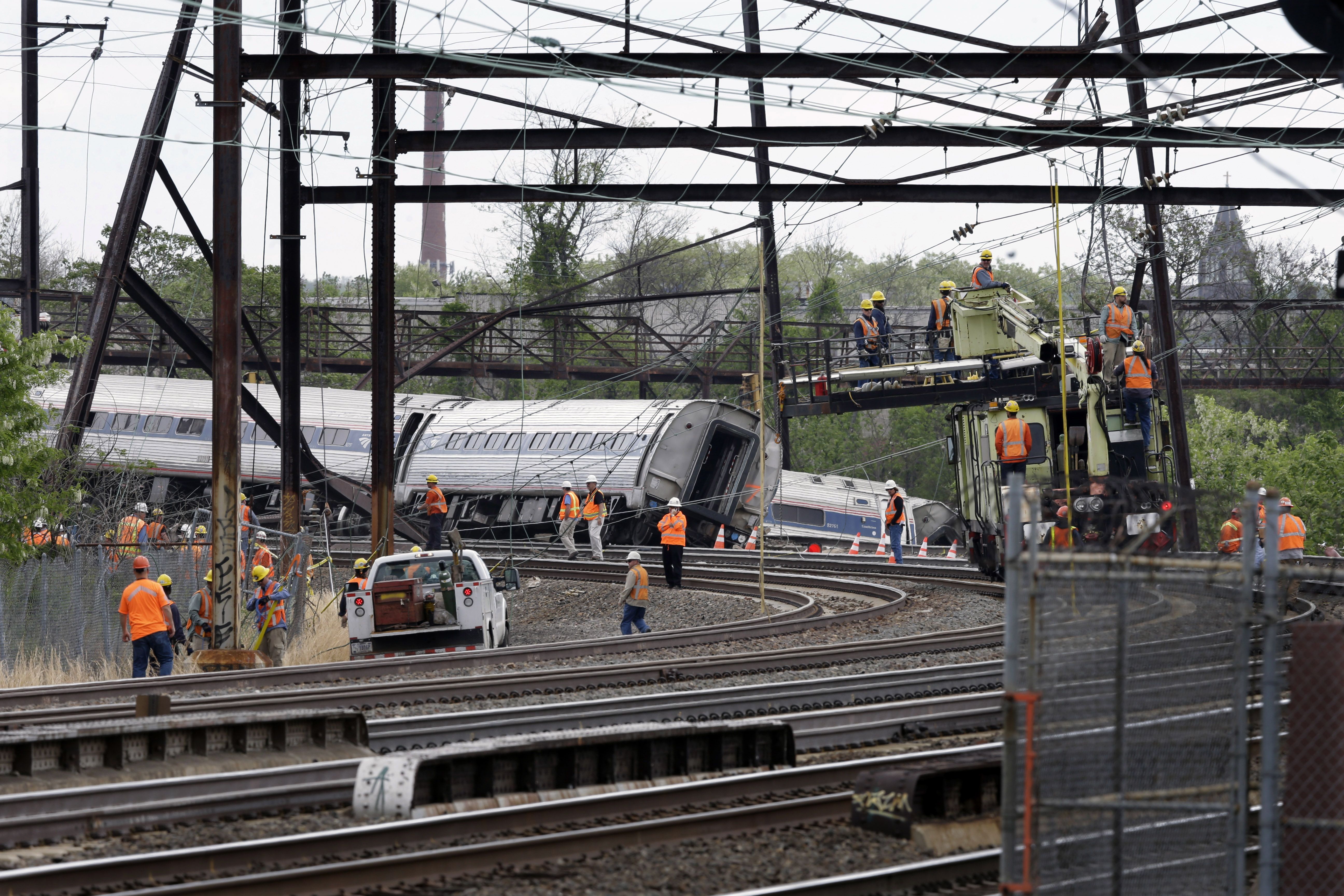 Obama: Amtrak derailment "a tragedy that touches us all"