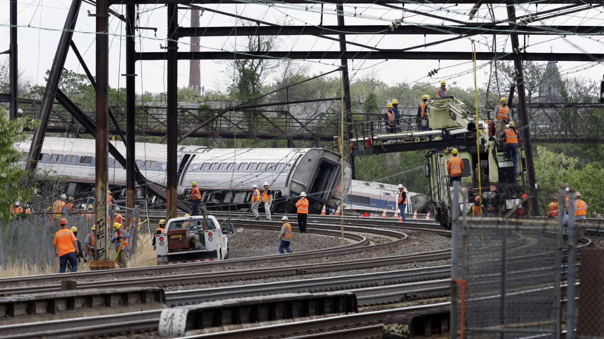 Obama: Amtrak derailment "a tragedy that touches us all"
