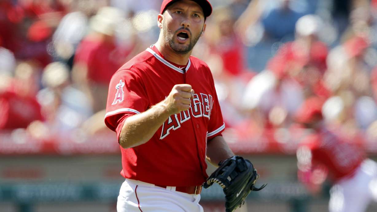 Angels give closer Huston Street $18M for 2 additional years
