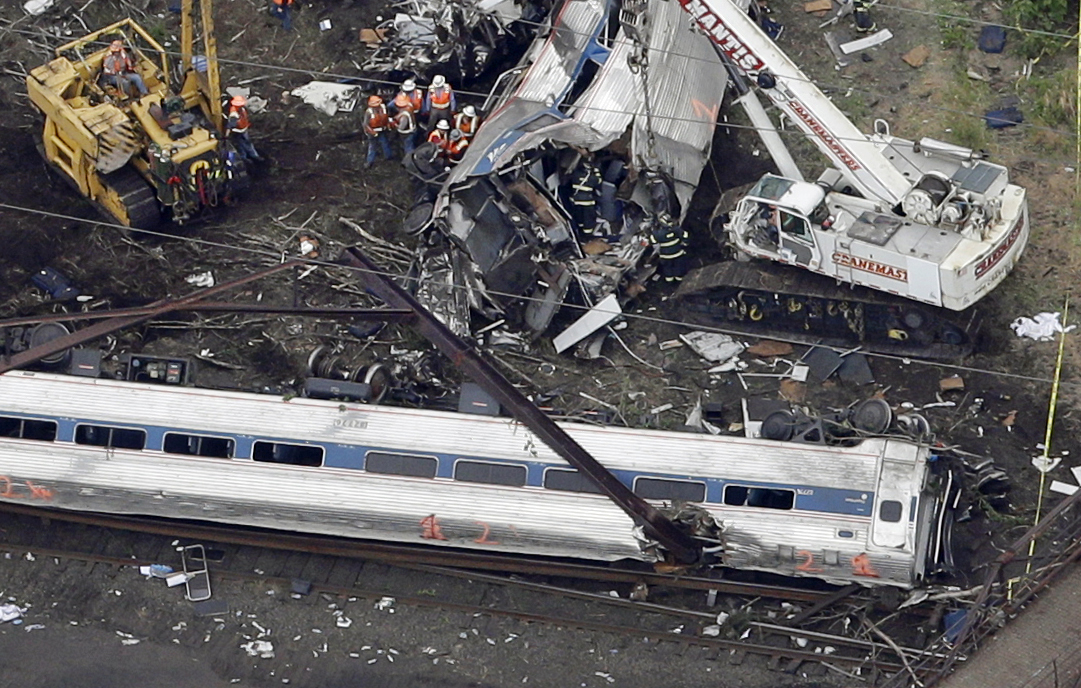 Would seat belts have saved lives in Amtrak derailment?