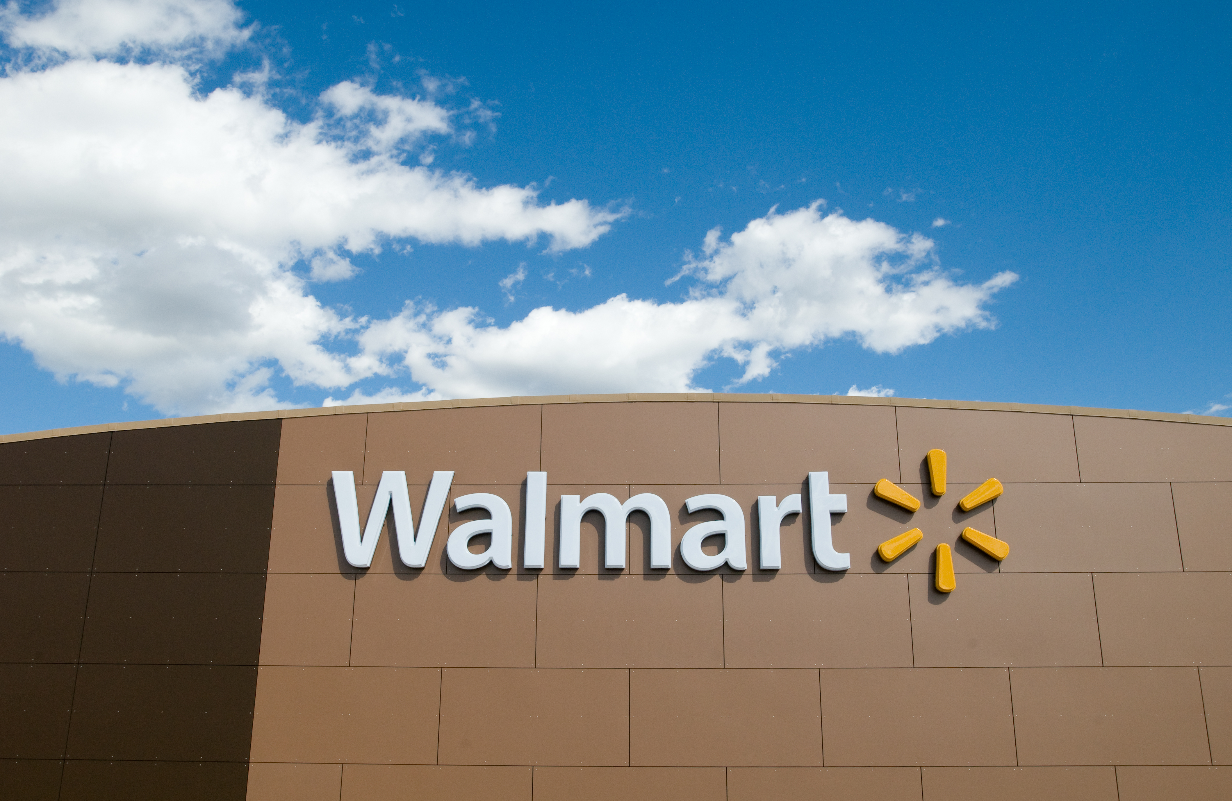 Walmart shortens its hours and stores across America close their doors