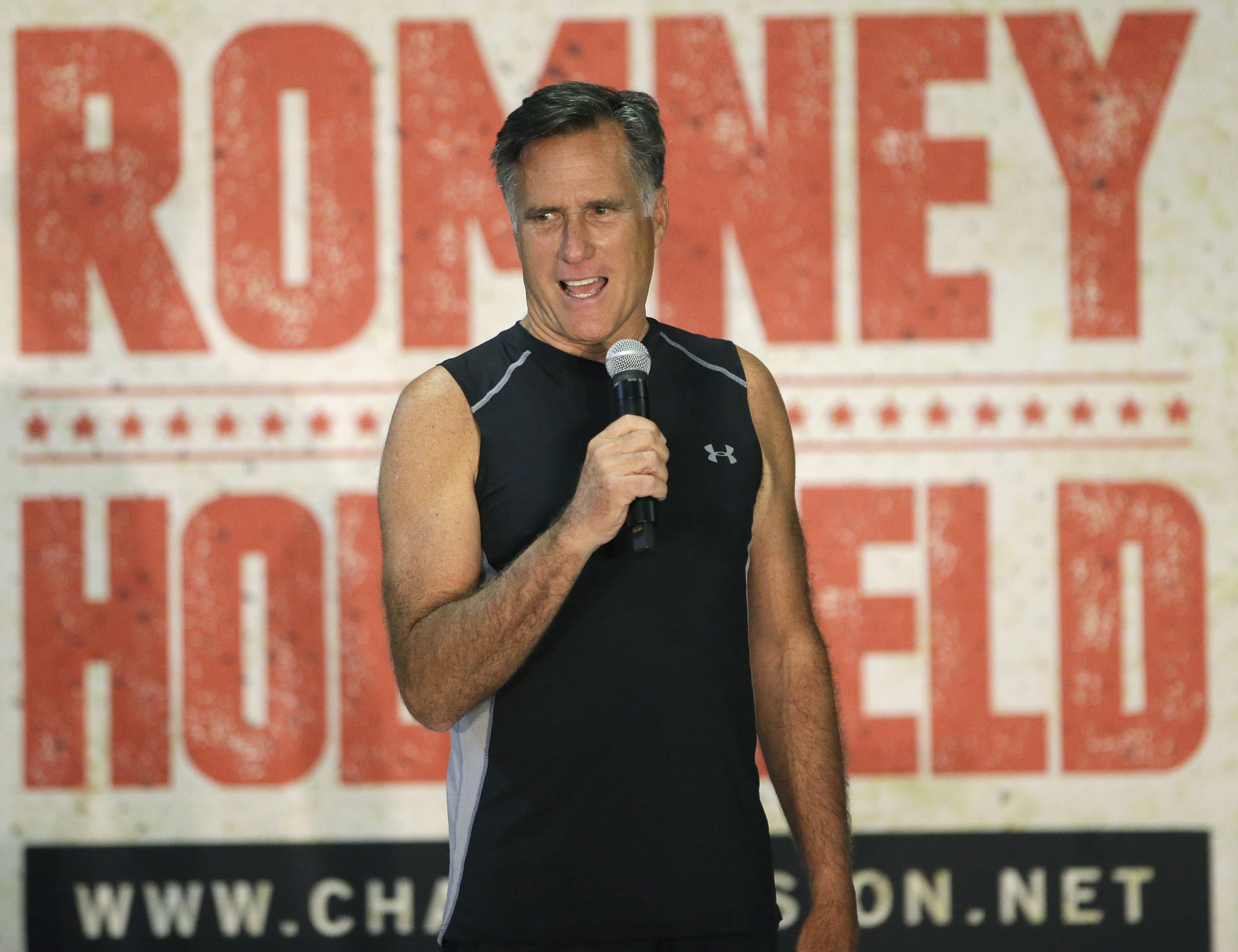 Mitt Romney lasts 2 rounds against Holyfield in boxing match