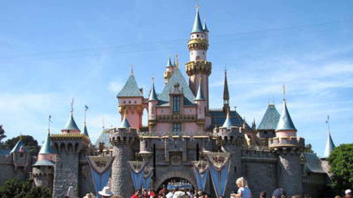 The 34 greatest Disneyland rides