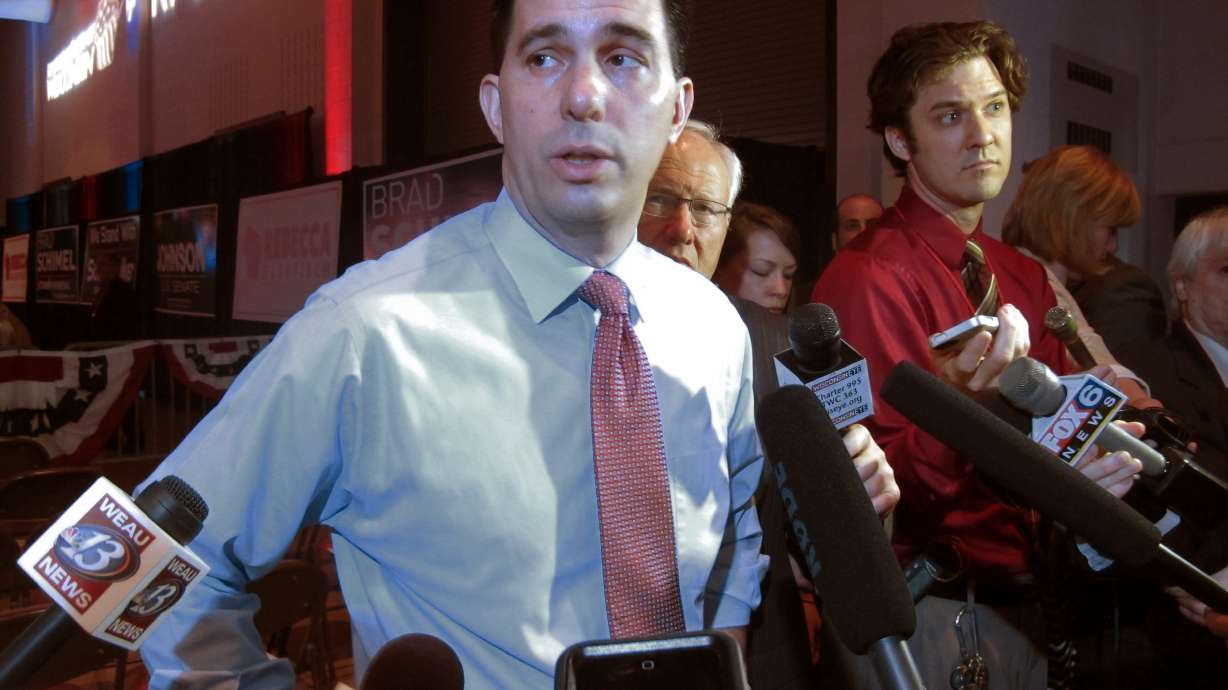 Walker tells Republicans he transformed Wisconsin