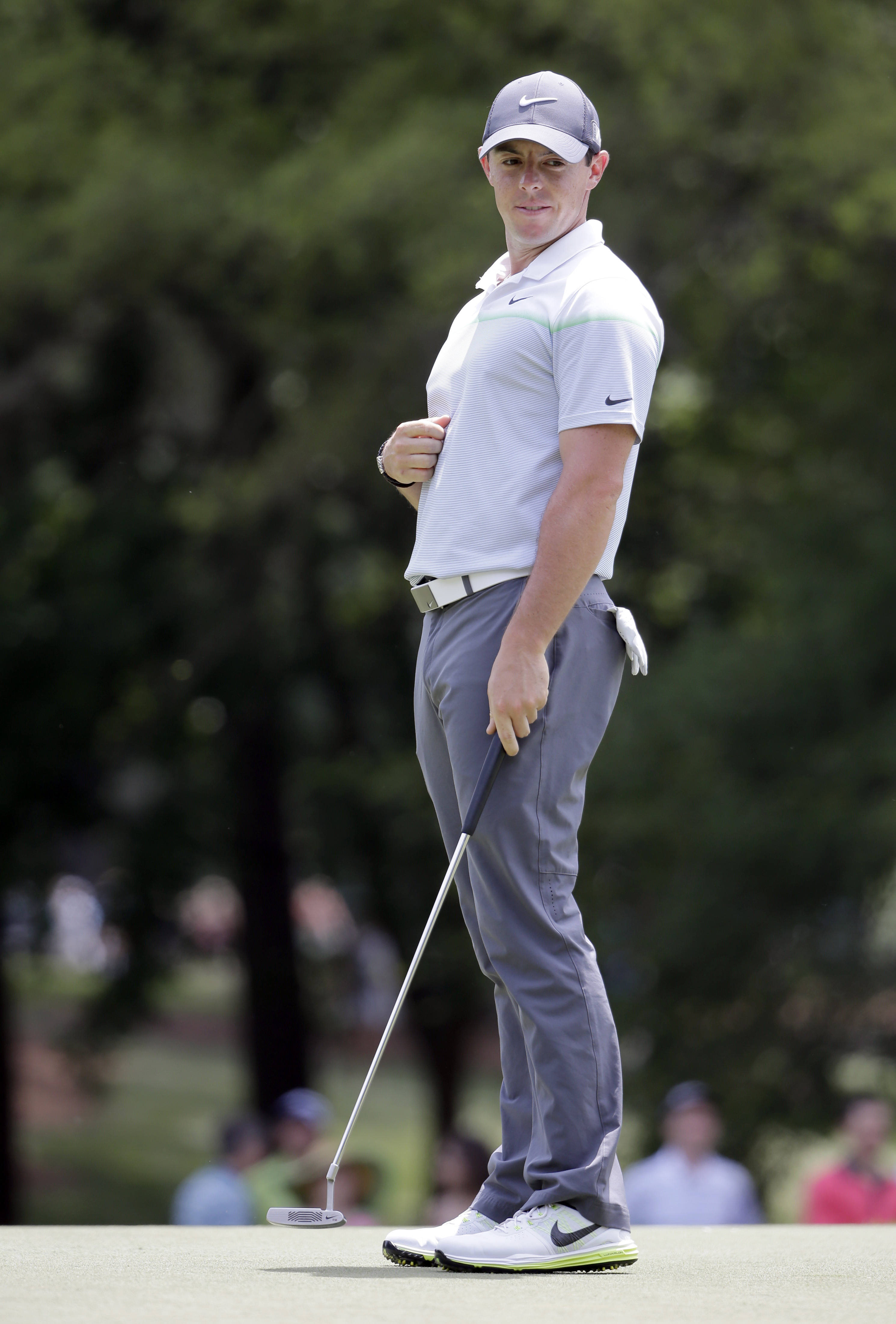McIlroy sets course record with 61, leads at Wells Fargo