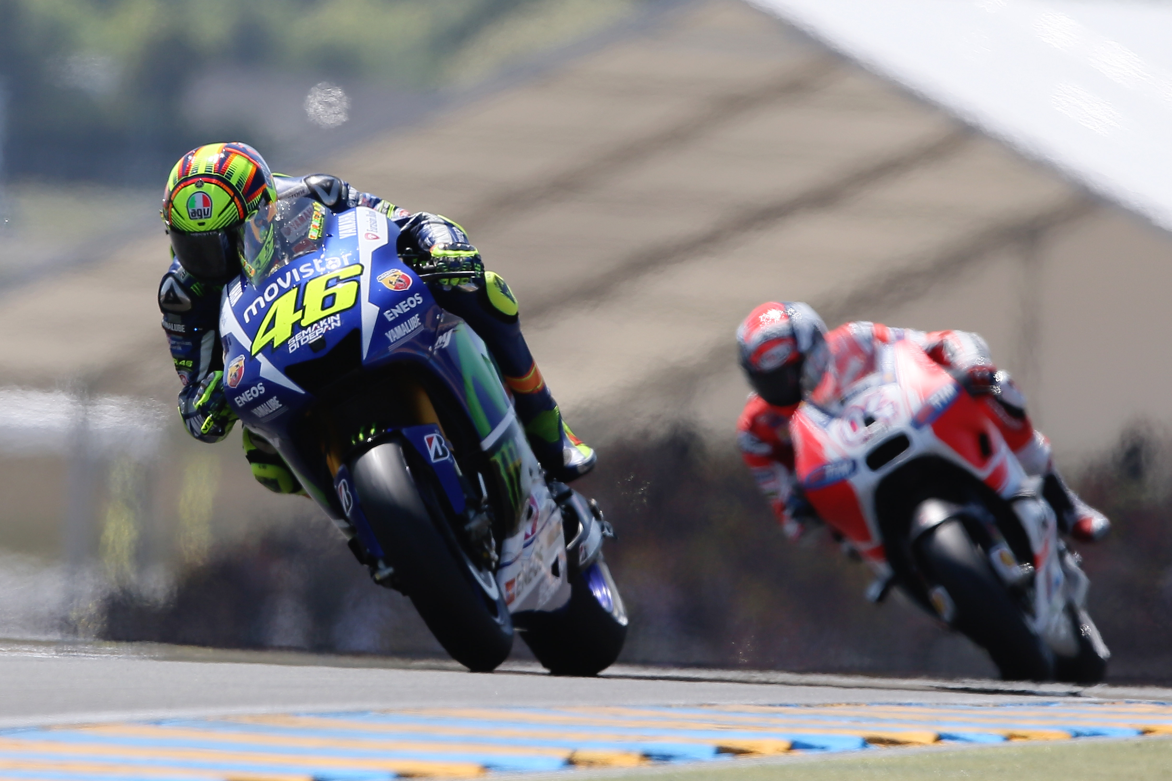 Lorenzo wins French MotoGP ahead of points leader Rossi