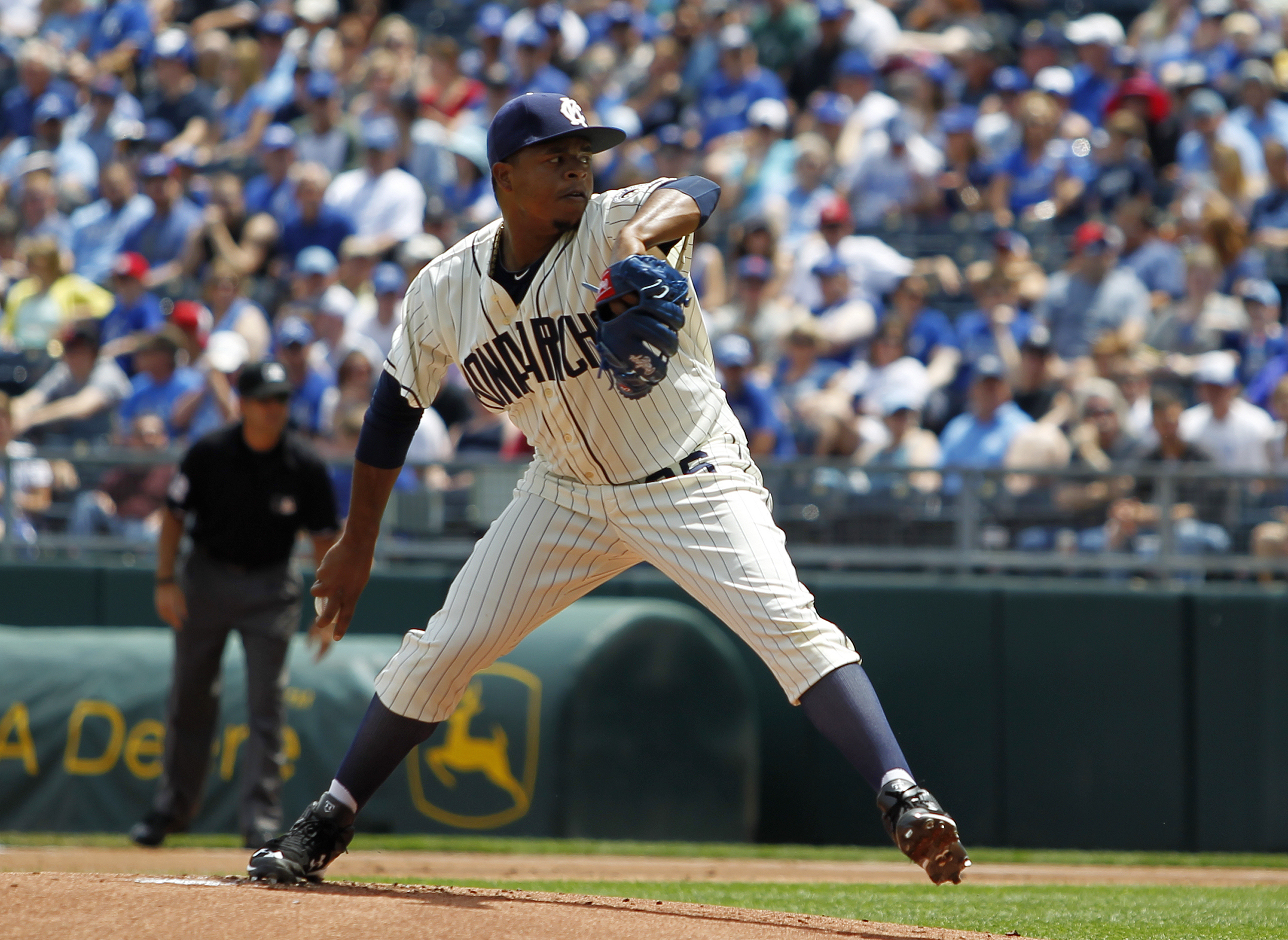 Edinson Volquez dominates as Royals roll past Yankees, 6-0