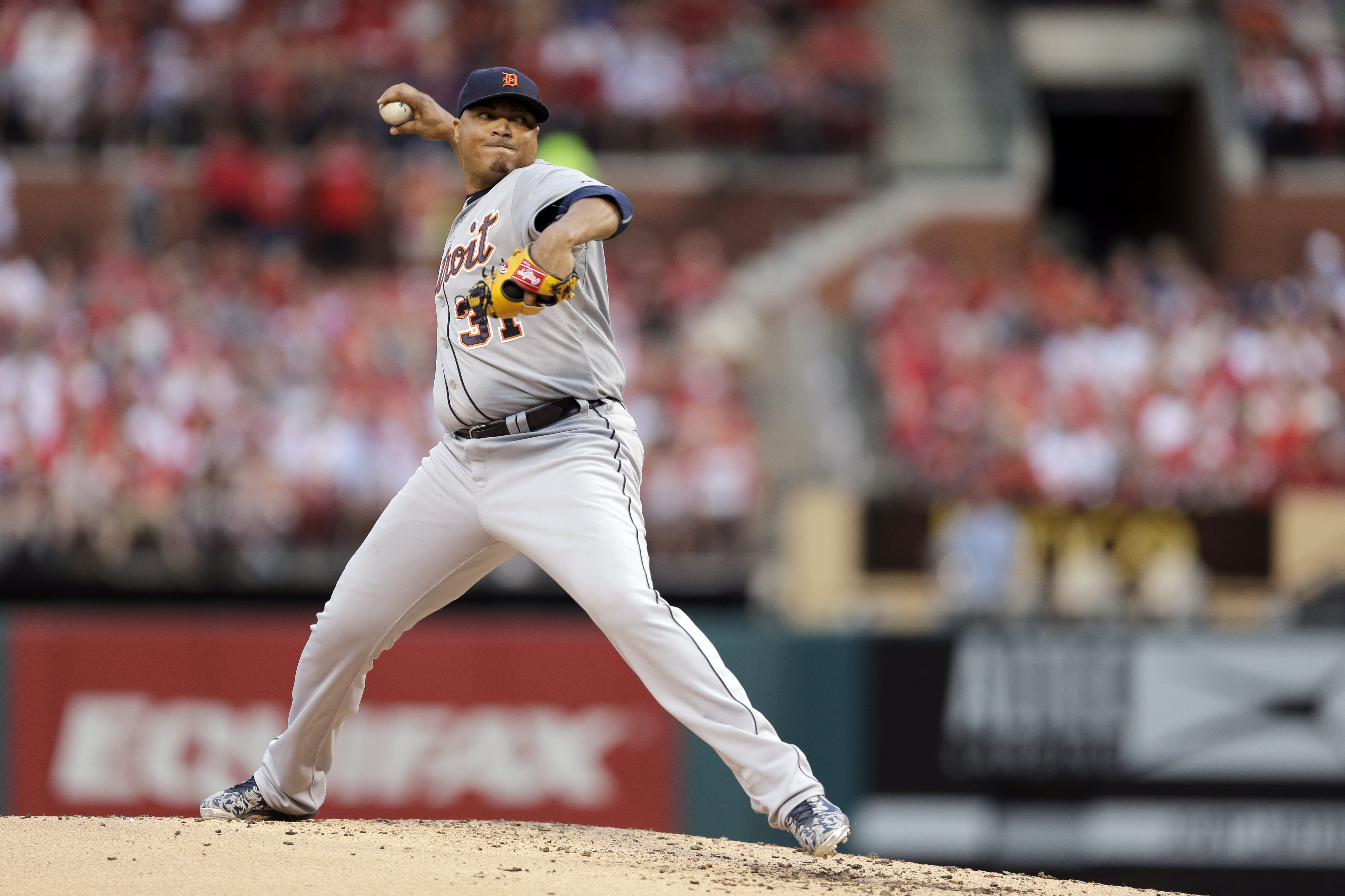 Wong, Lynn star as Cardinals beat Tigers to avoid sweep