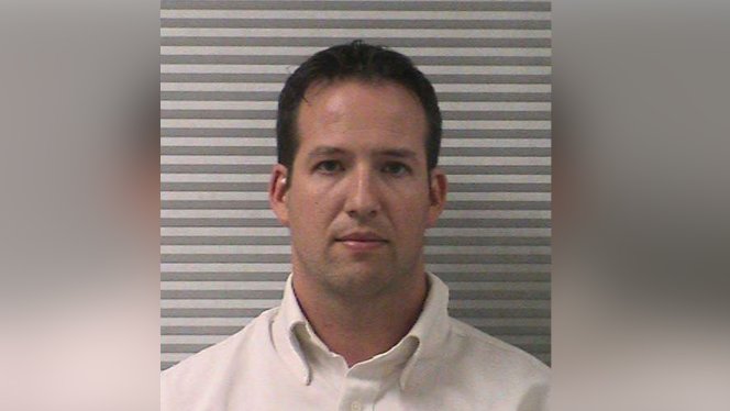 Trabajador social de escuelas de UT es arrestado para ser investigado por abuso sexual de una menor 