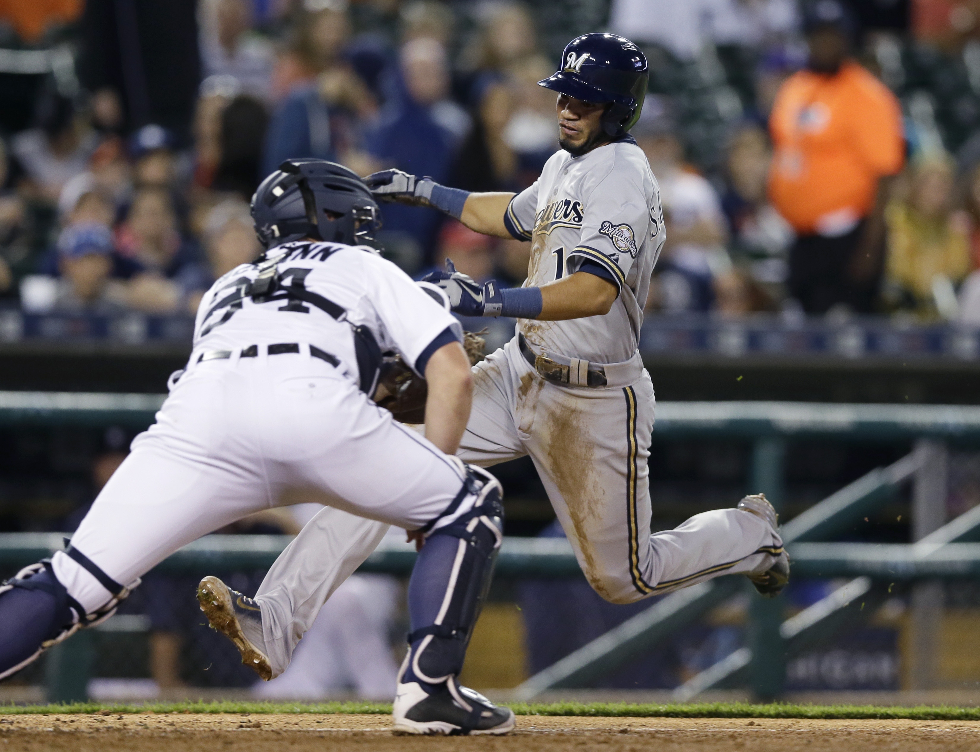 Gomez returns from beaning to lead Brewers over Tigers 3-2