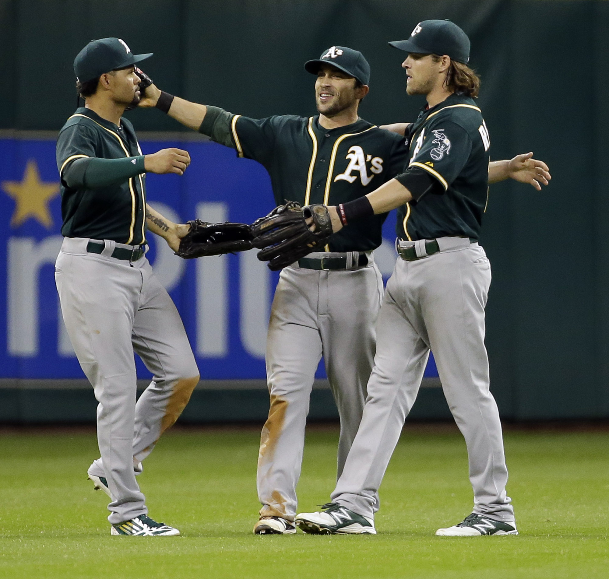 Oakland snaps 4-game losing streak with 2-1 win over Houston