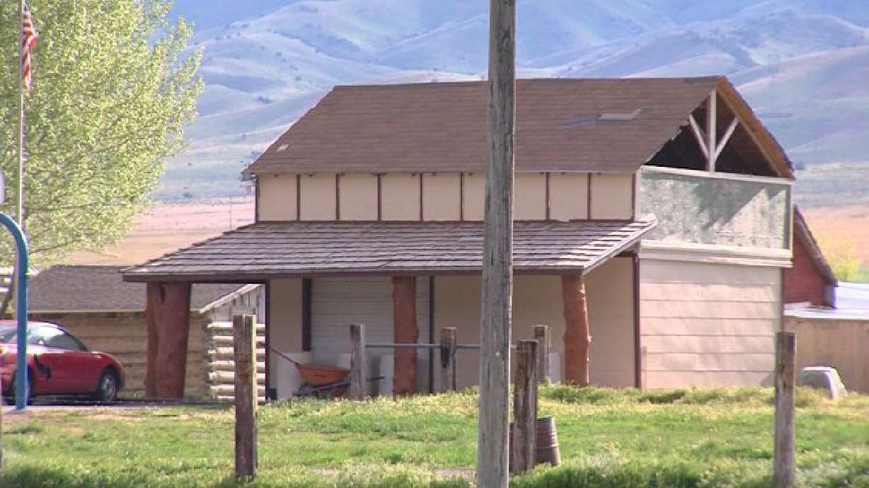 Mujer acusada de abusar sexualmente de 5 menores en un lugar para el tratamiento de menores en UT