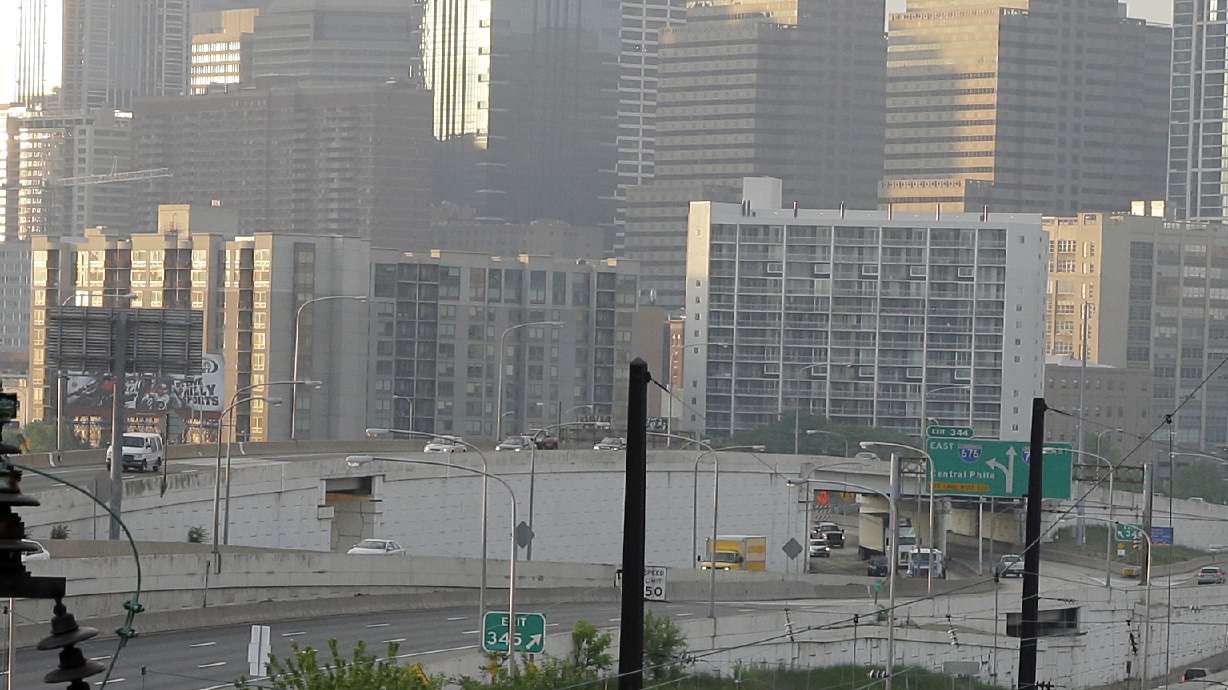 Unions urge Amtrak to put 2nd crew member in locomotives