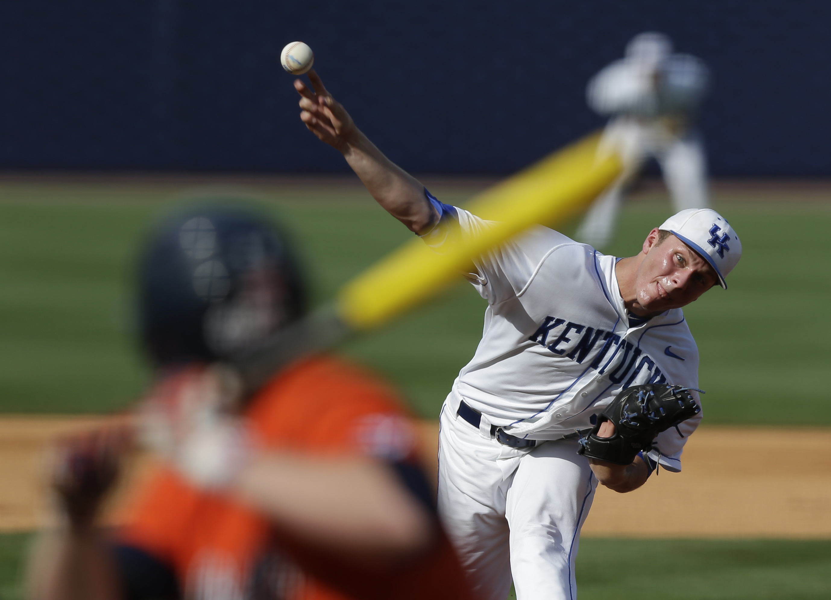 Auburn tops Kentucky 6-3 in SEC tournament