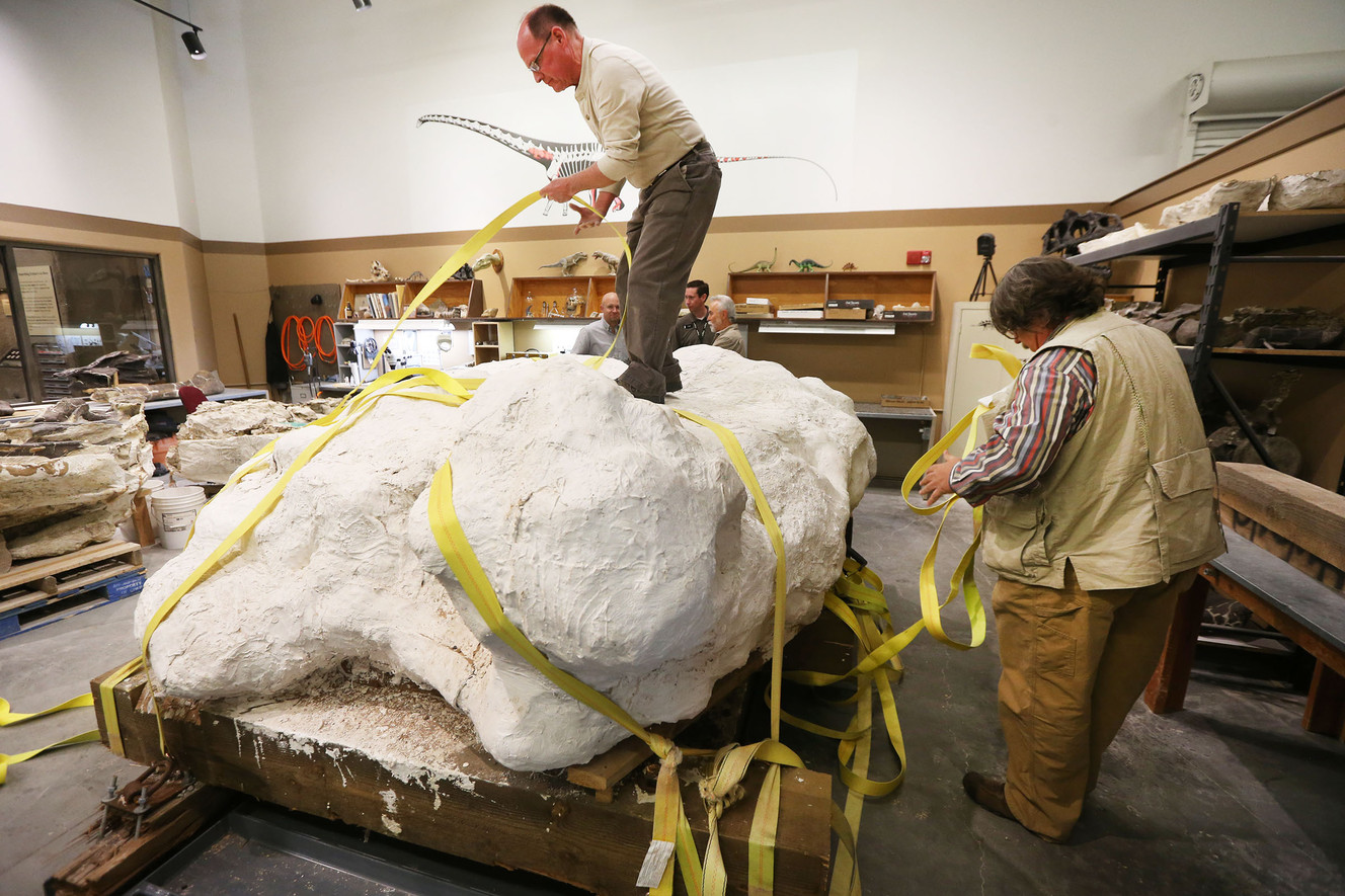 Committee approves bill naming Utahraptor state dinosaur