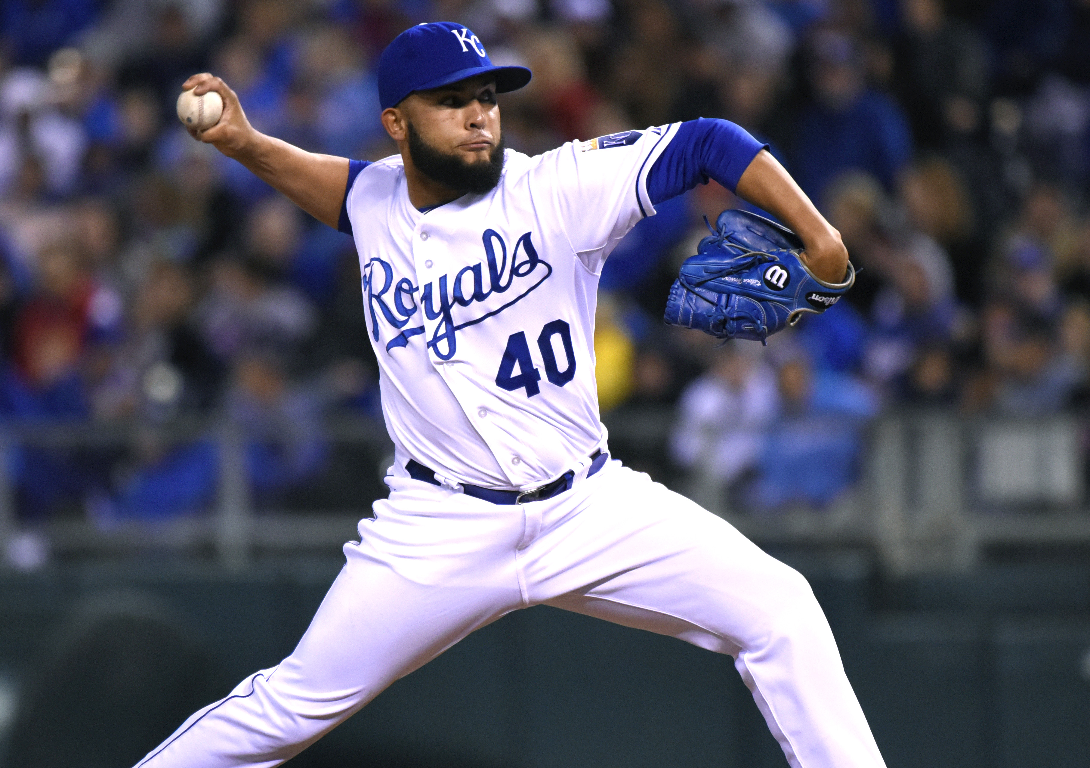 Ventura, 2 relievers shut out Reds, 3-0