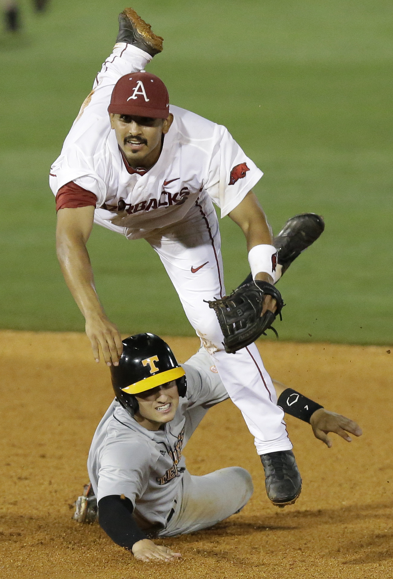 Bernal's double in 9th lifts Arkansas over Tennessee 2-1
