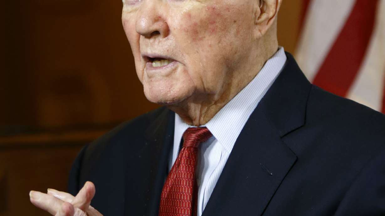 John Glenn: Evolution should be taught in schools