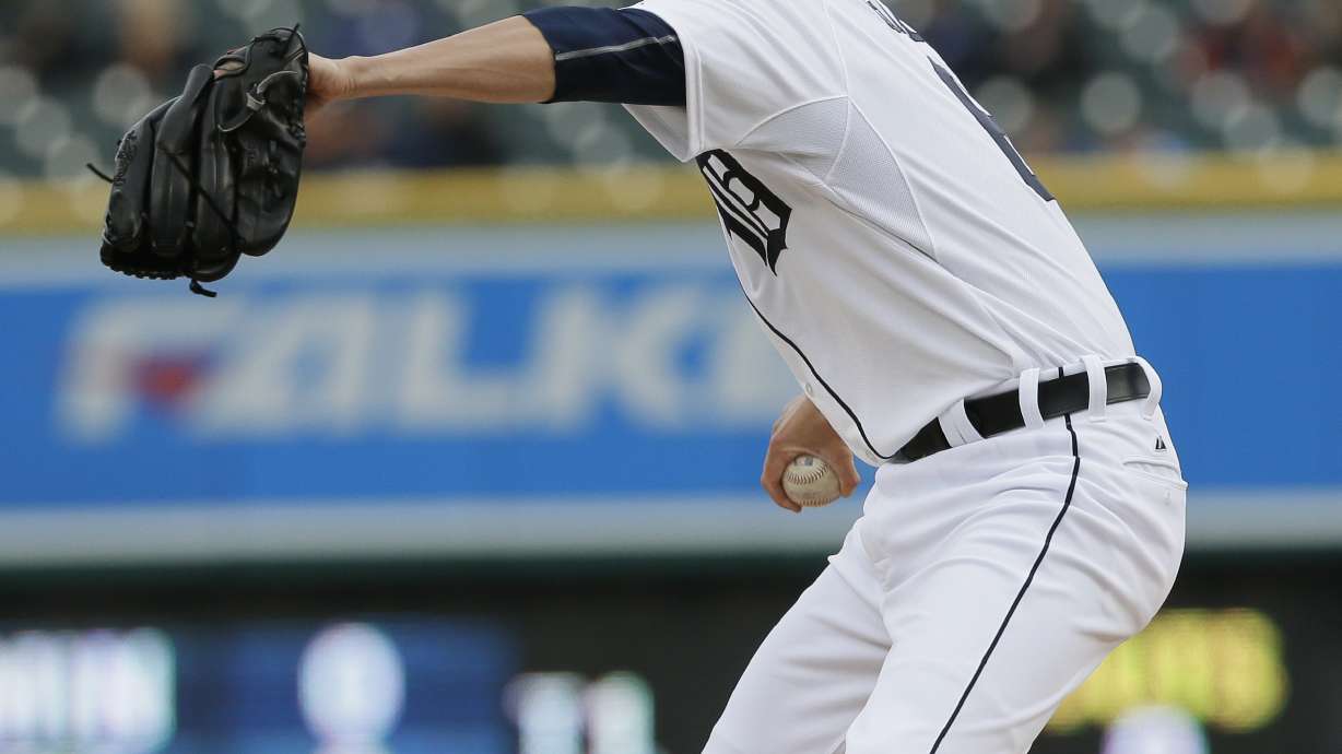 Castellanos' 3-run triple lifts Tigers over Brewers 5-2