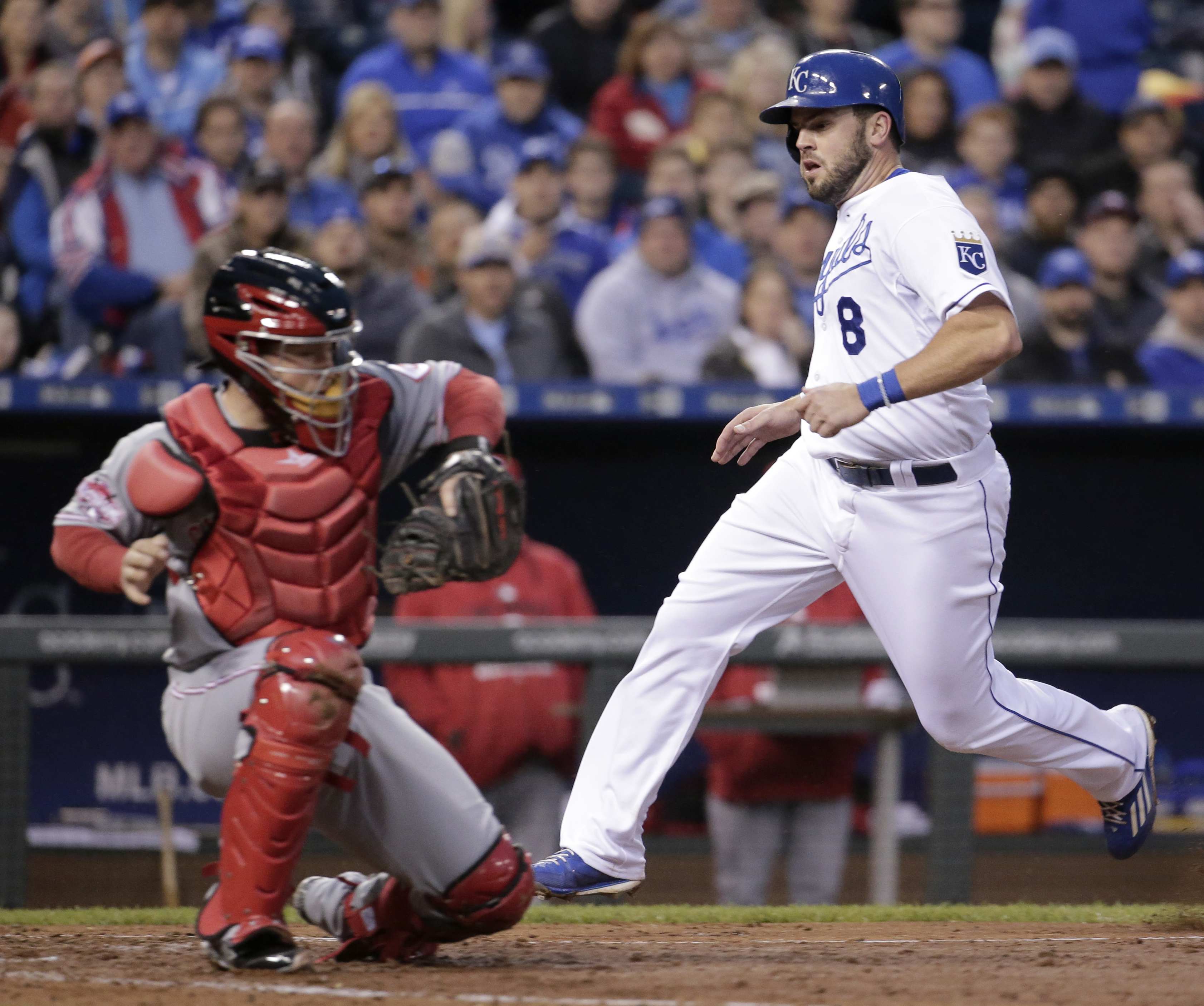 Guthrie throws 6 scoreless innings; Royals top Reds 7-1