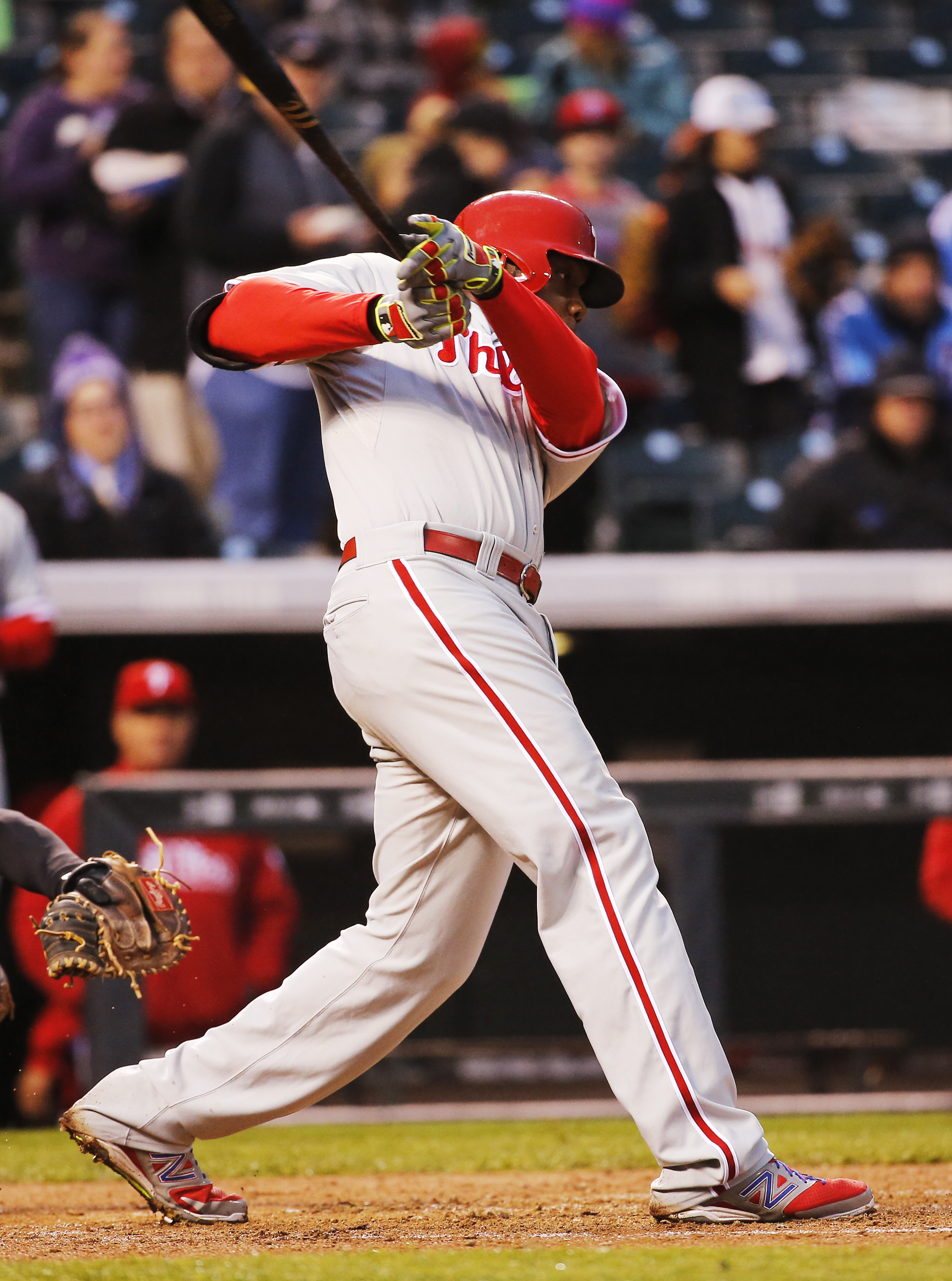 Phillies stay hot with 4-2 win over Rockies