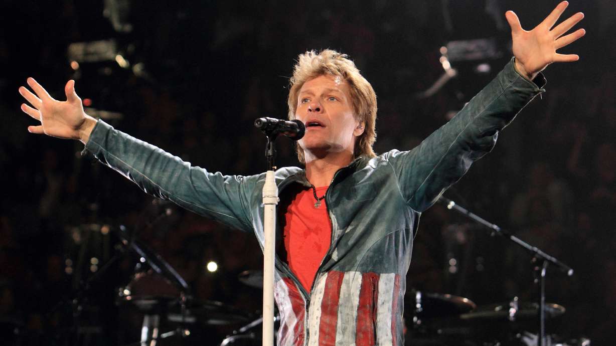 Jon Bon Jovi breaks out guitar at commencement address