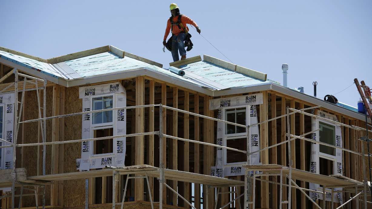 Gauge of US economy jumps 0.7 percent in April