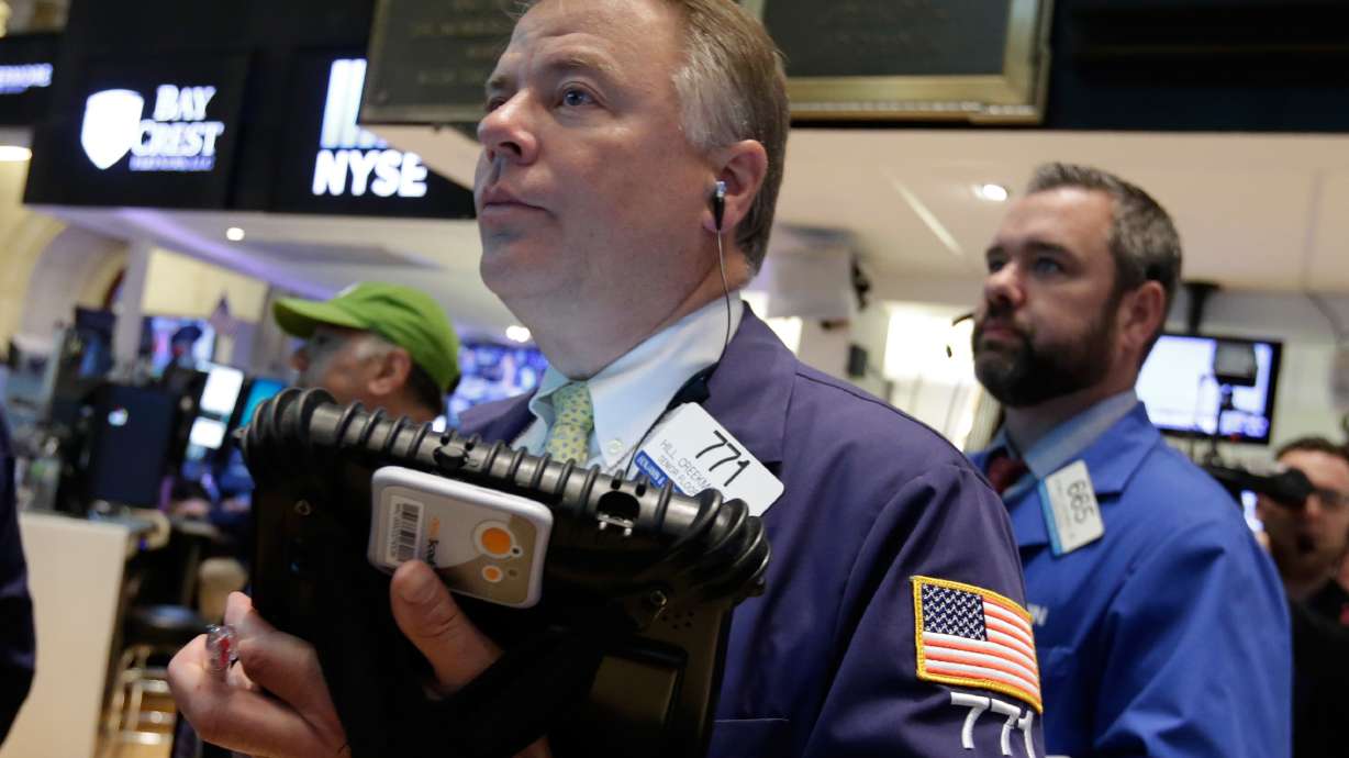 US stock indexes edge higher in midday trading