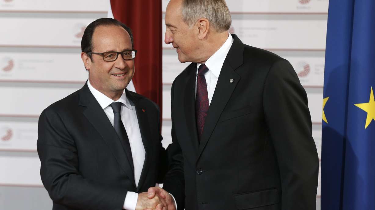 Merkel, Hollande and Tsipras talk about Greek bailout woes
