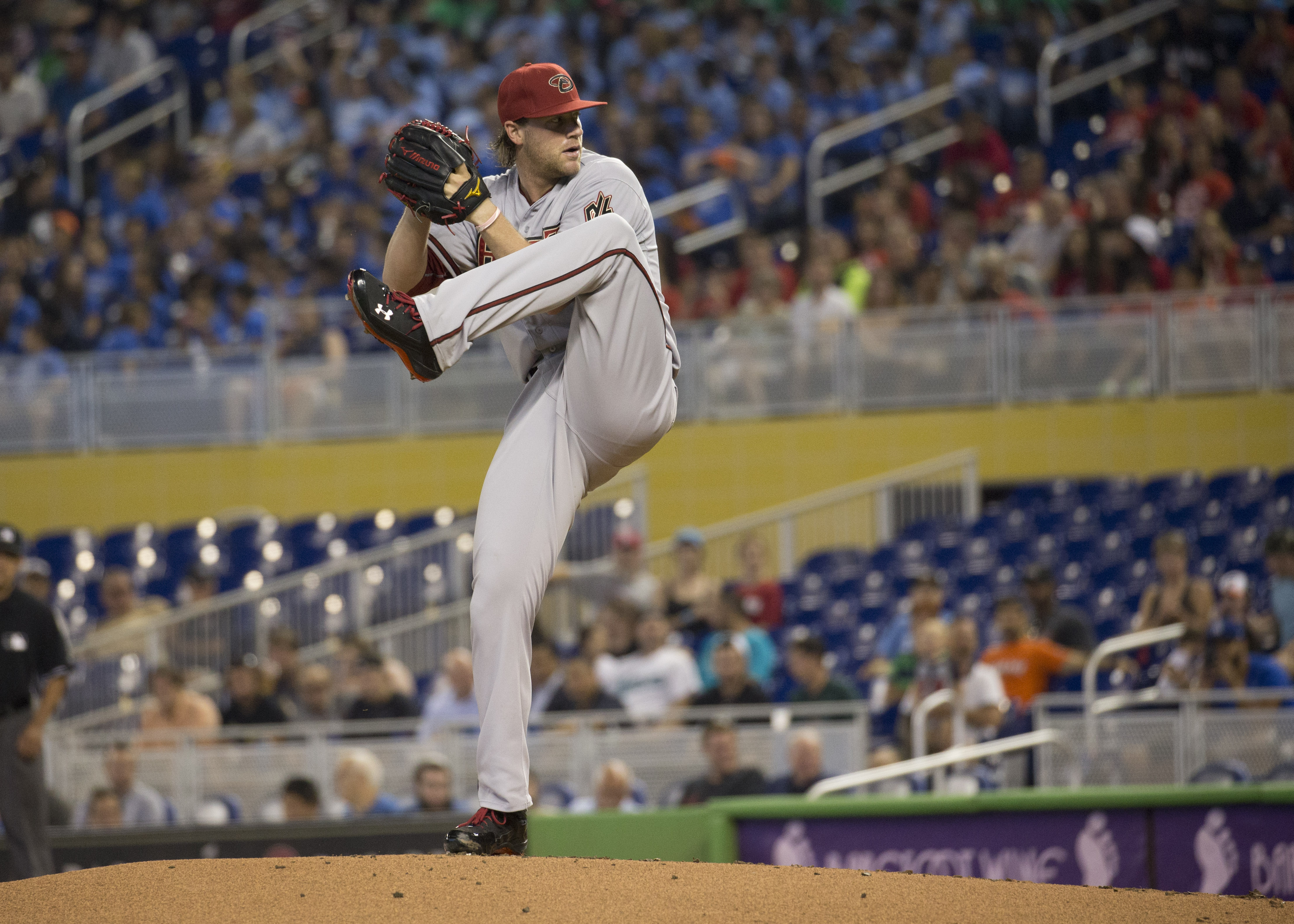 Arizona completes 4-game sweep of Marlins 7-6