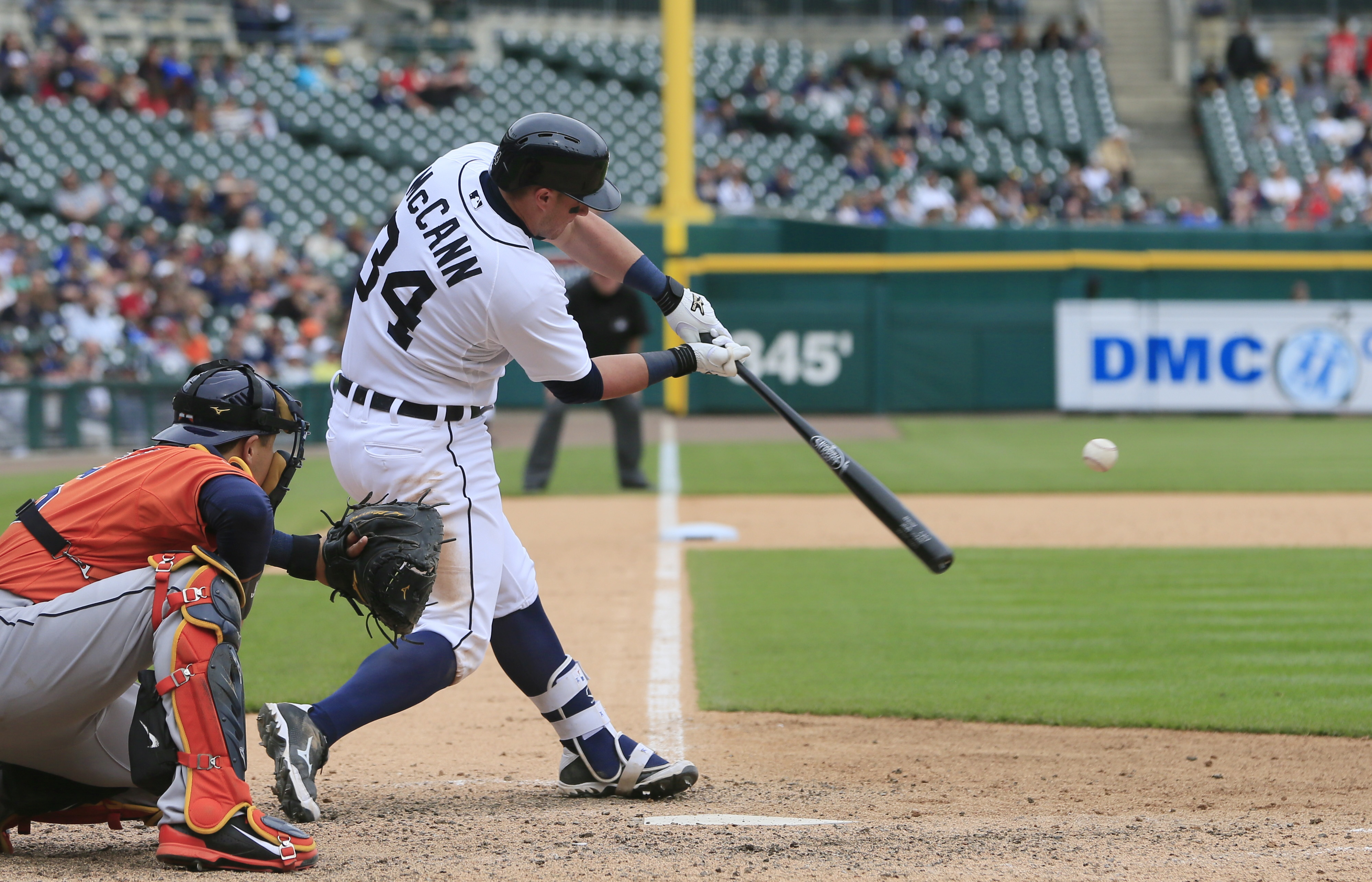 McCann hits leadoff HR in 11th, sends Tigers over Astros