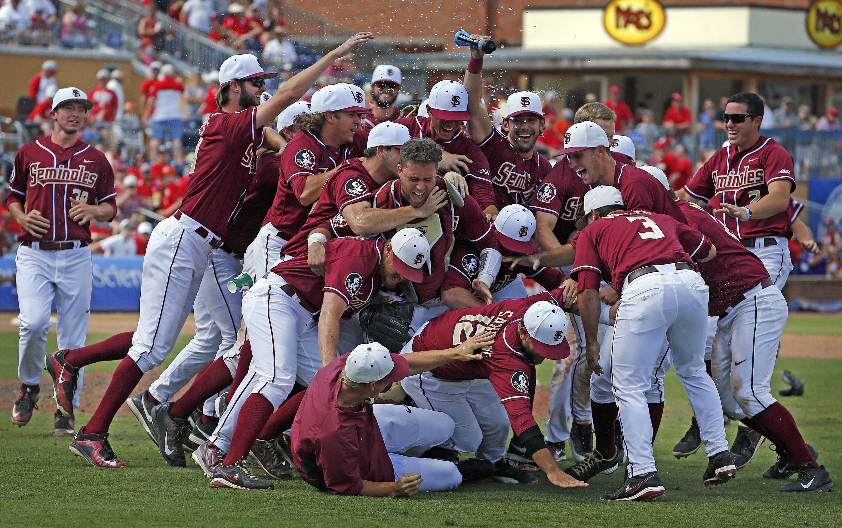 SEC gets 4 host sites for NCAA baseball tournament regionals