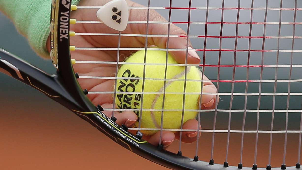 The Latest: 3 seeded players lose on Day 3 at French Open