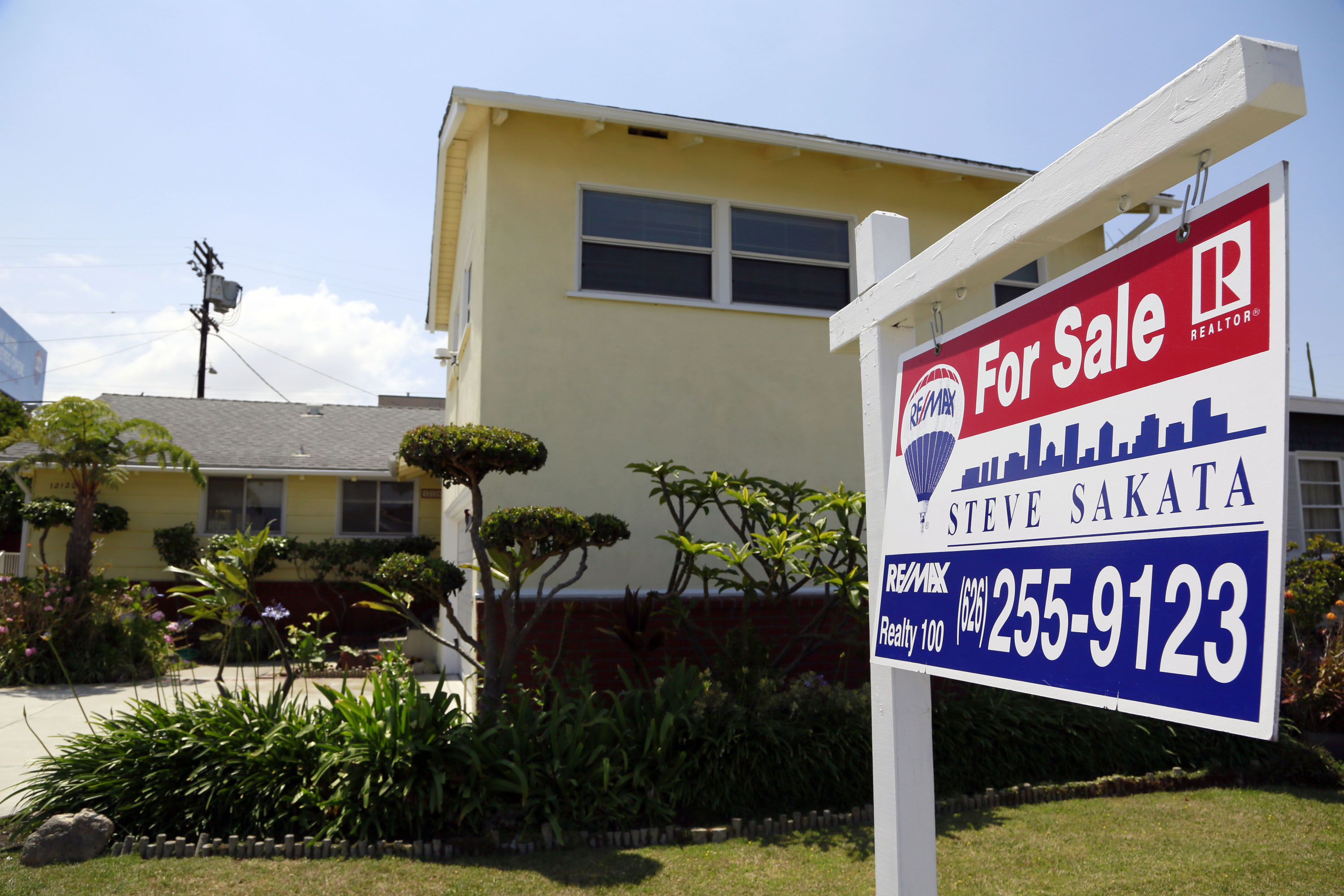 Average US rate on 30-year mortgage rises to 3.87 pct.