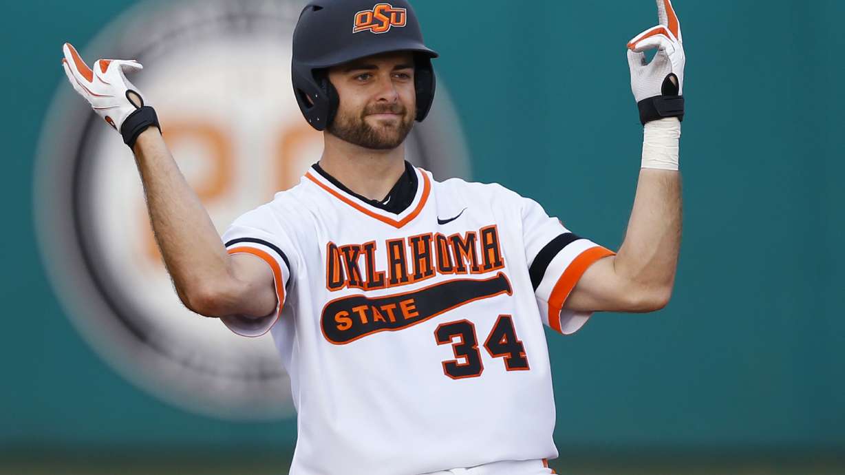 Arakawa lifts Oklahoma State past St. John's 5-4