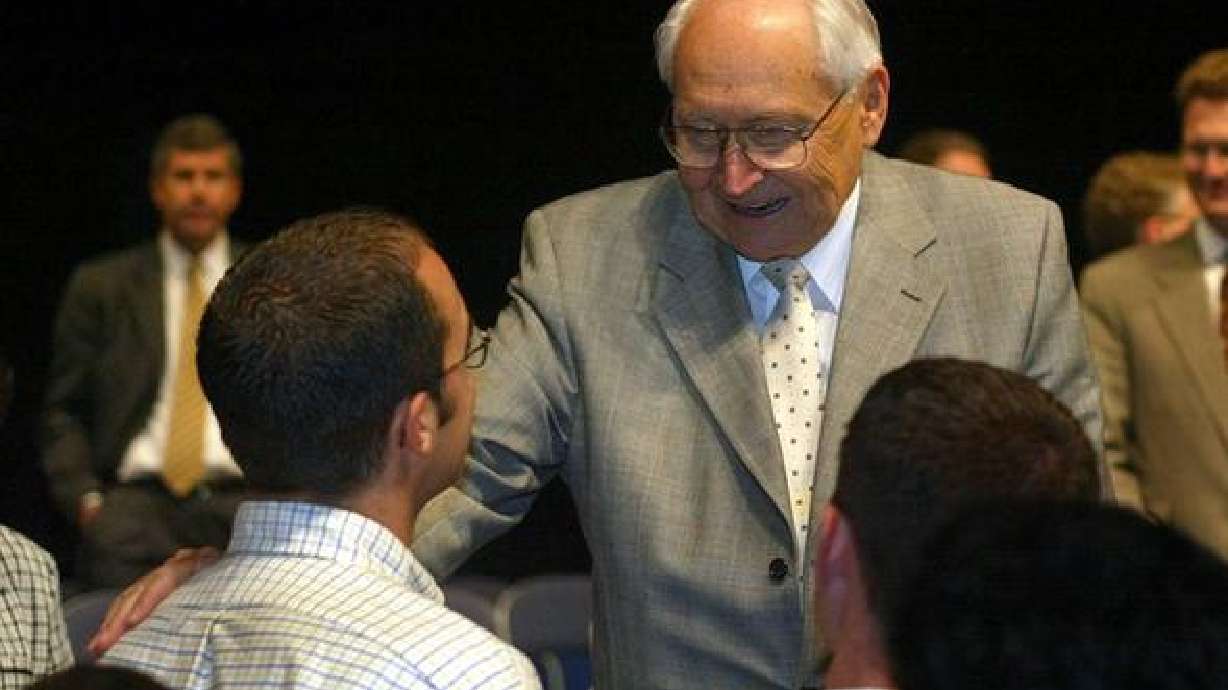 21 uplifting quotes from Elder L. Tom Perry