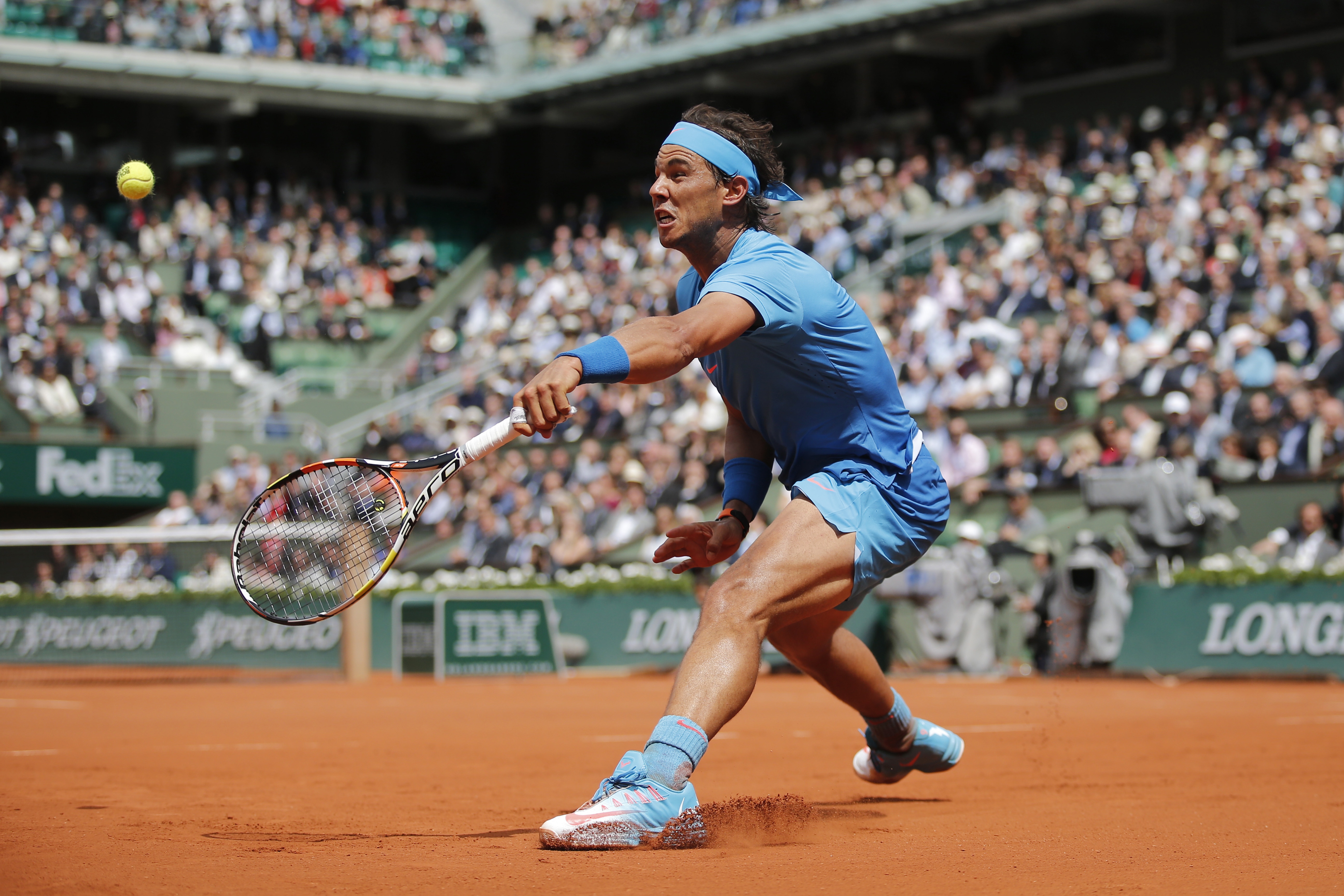 The Latest: 2-time Wimbledon champ loses to Bacsinszky