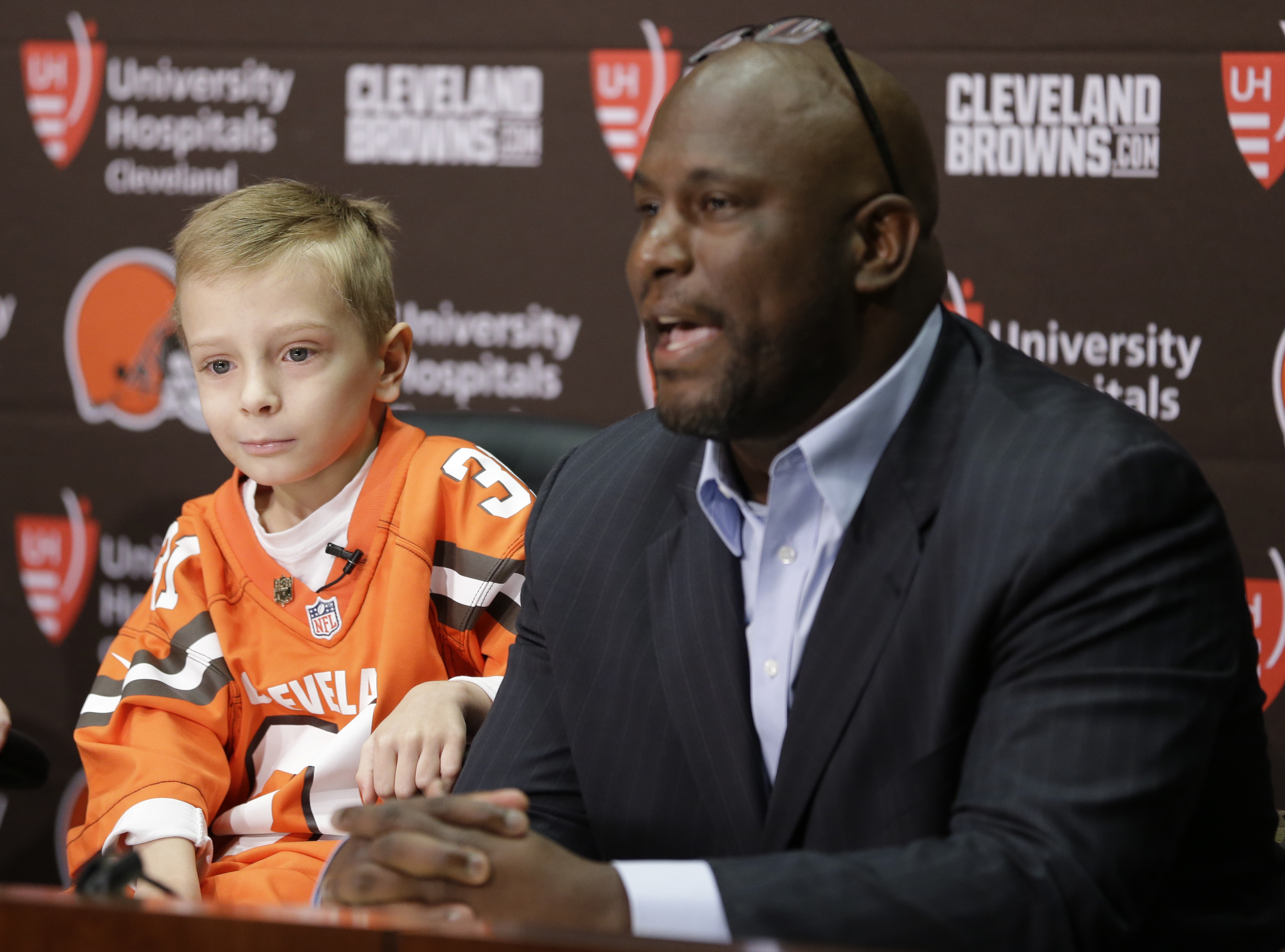 Browns welcome kid with rare disease for symbolic contract