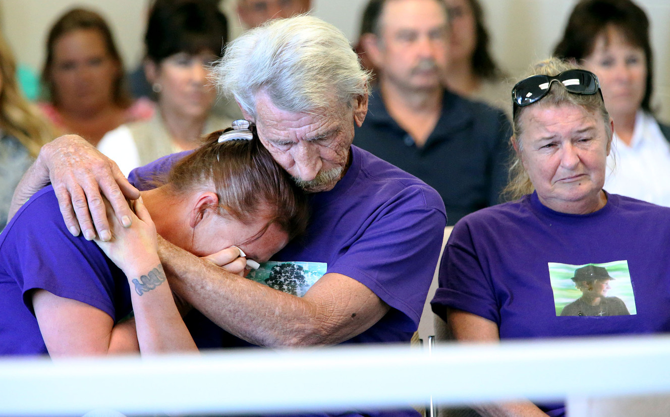 Man who killed teen while using phone asks for parole