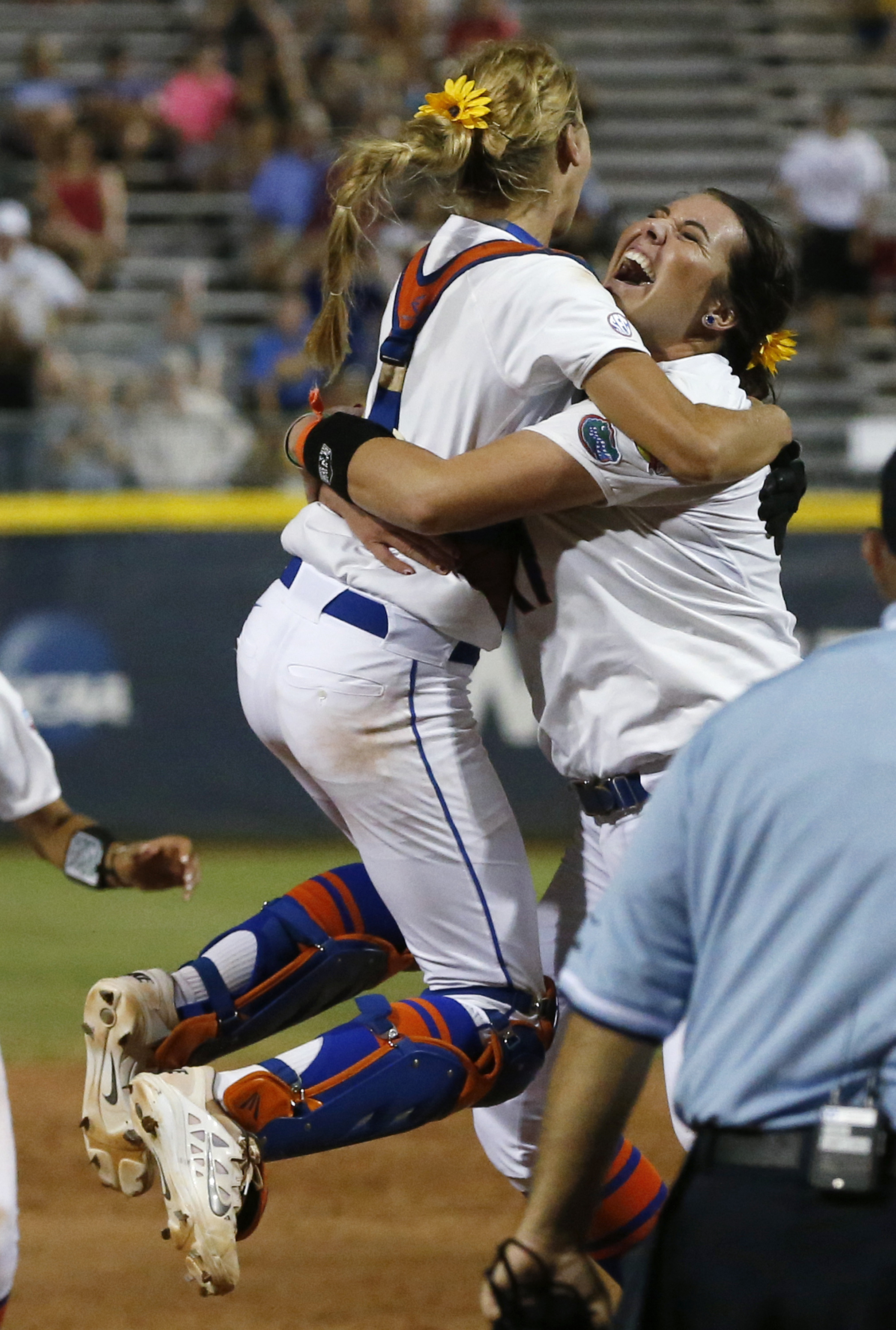 Florida beats Michigan 4-1 for repeat national title