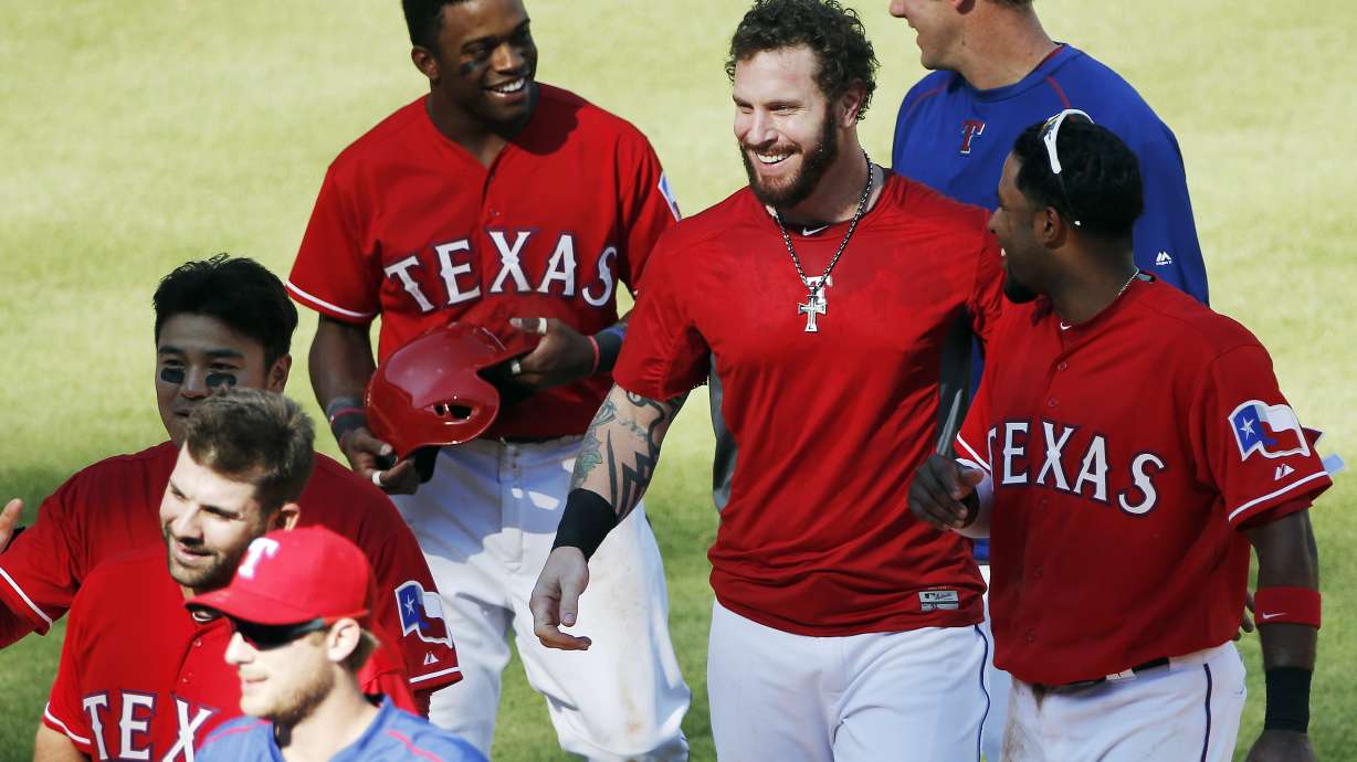 Rangers' Hamilton out 4 weeks with left hamstring strain