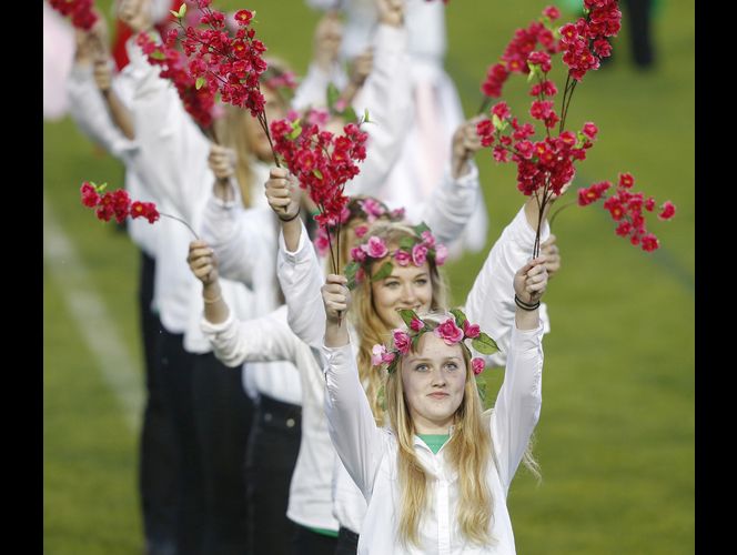 Miles de jóvenes SUD "llenan el mundo de amor" en fiesta previa a dedicación del Templo de Payson, UT