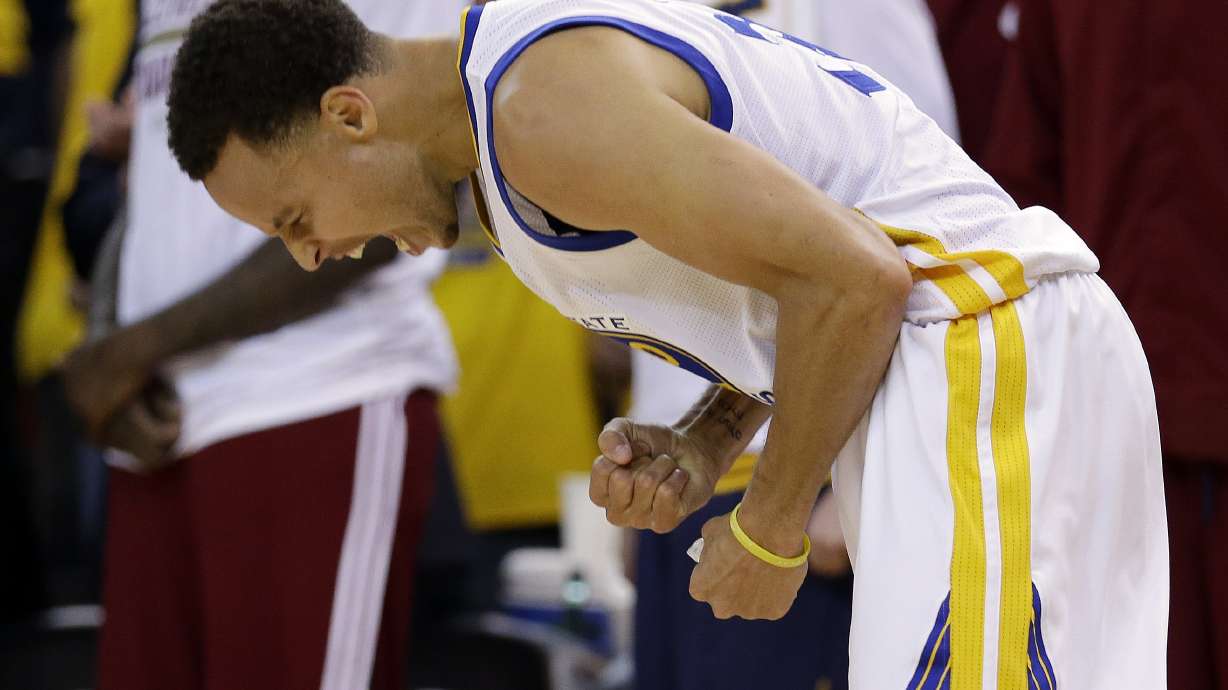 Curry's popularity prompts Davidson SID to change number