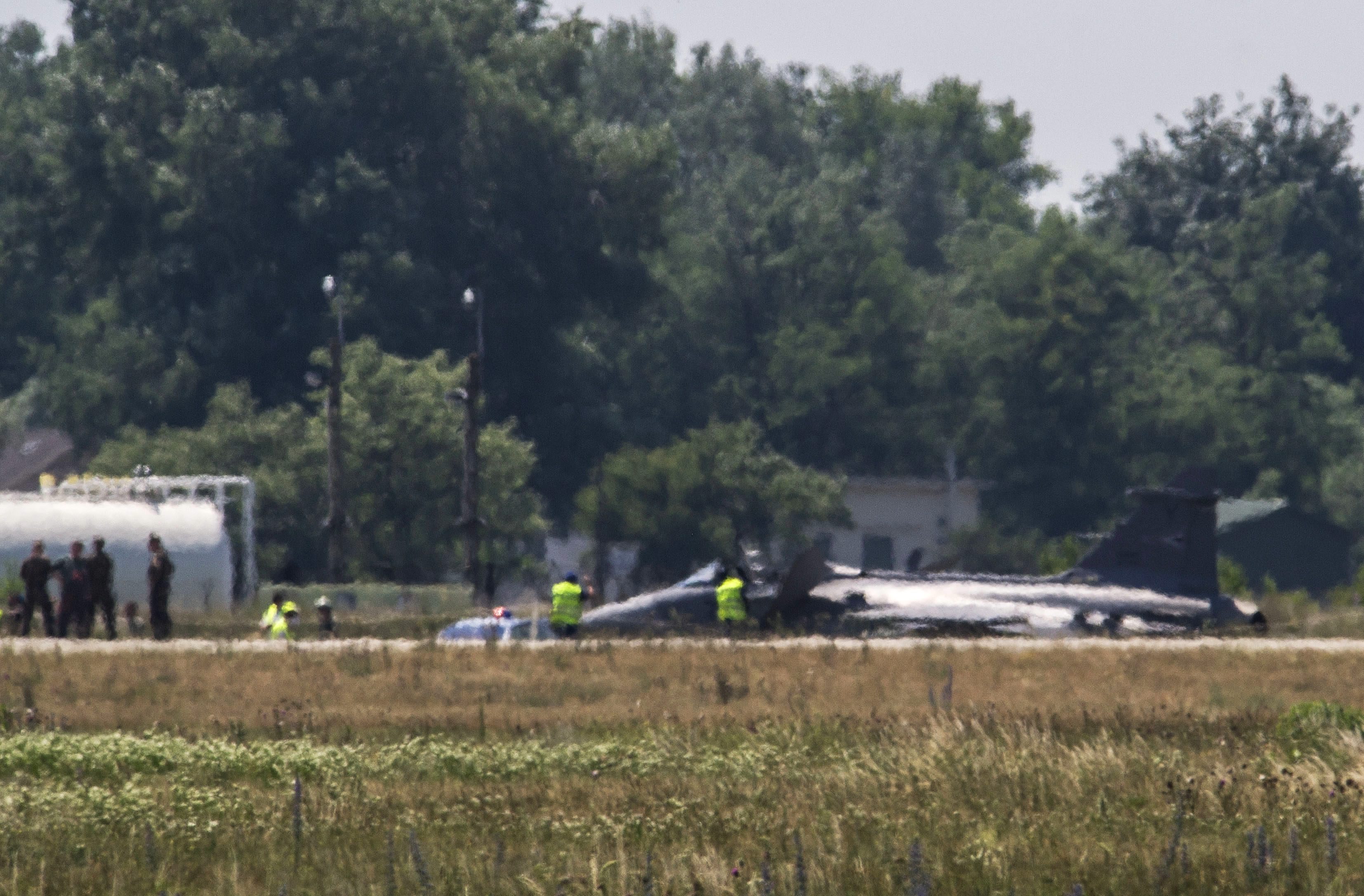 Hungary: Pilot stable after crash landing Gripen fighter jet